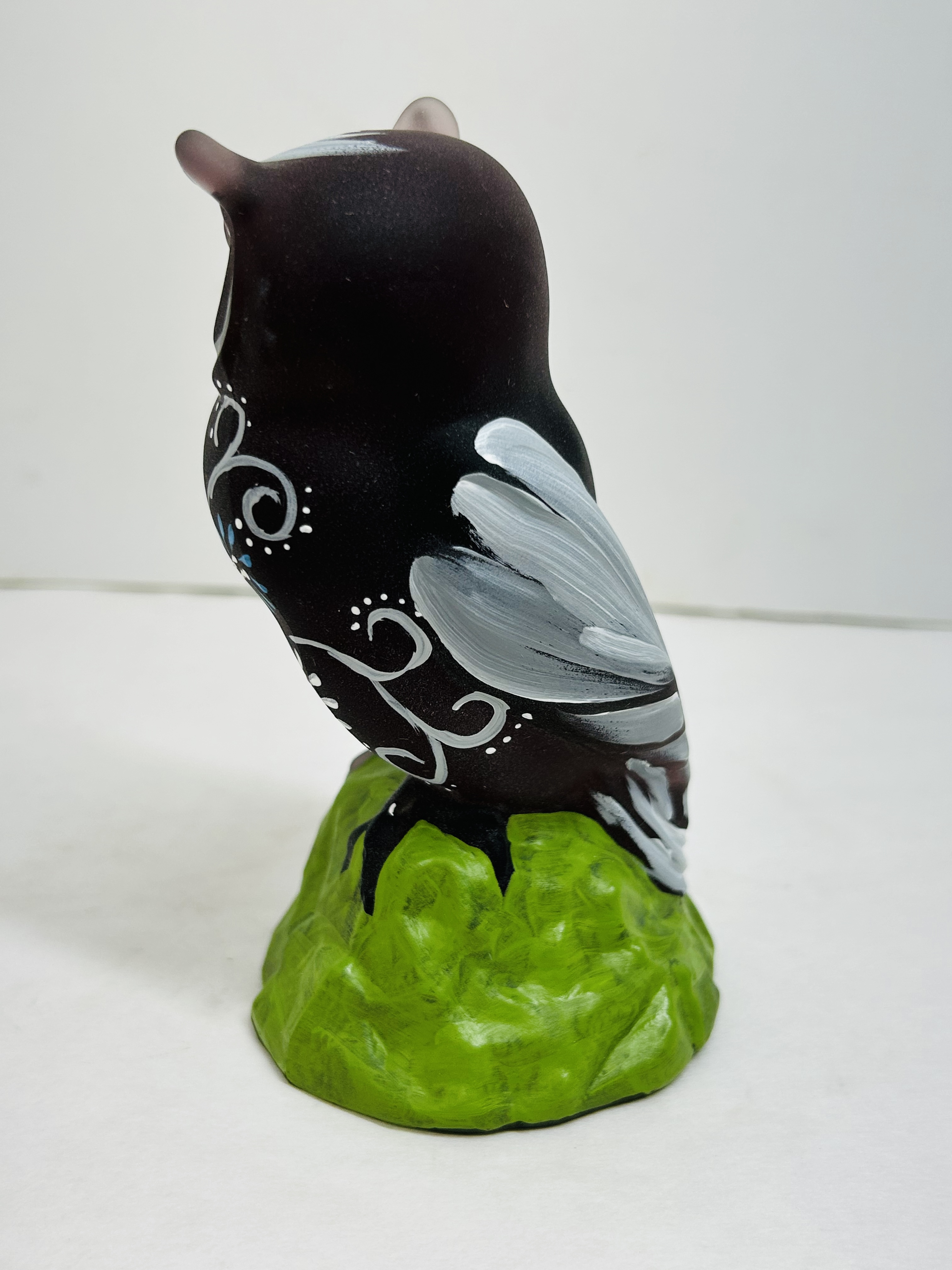 MARTHA CAPLINGER GLASS OWL, FENTON