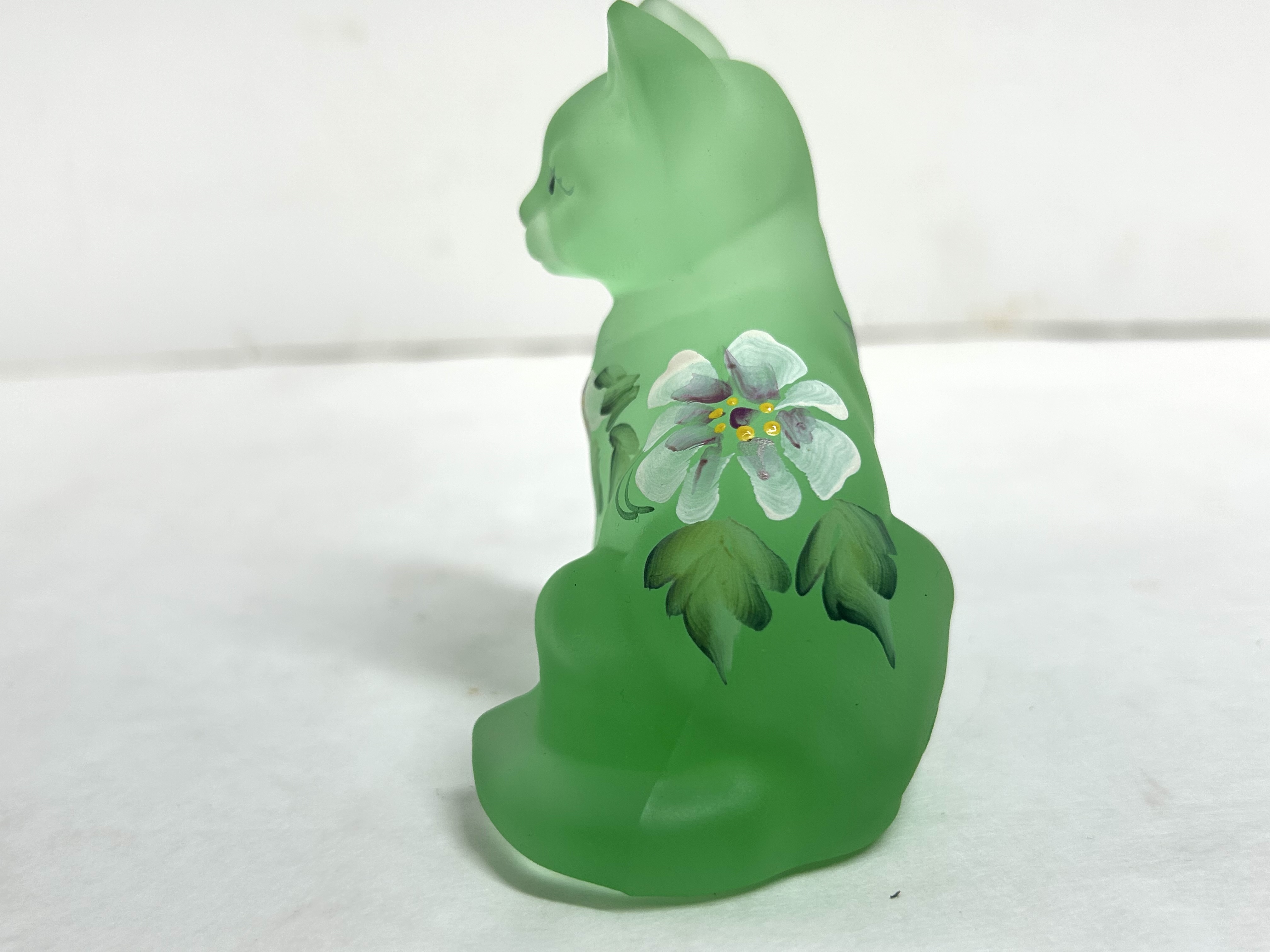 FENTON GREEN SATIN GLASS CAT, 1980S