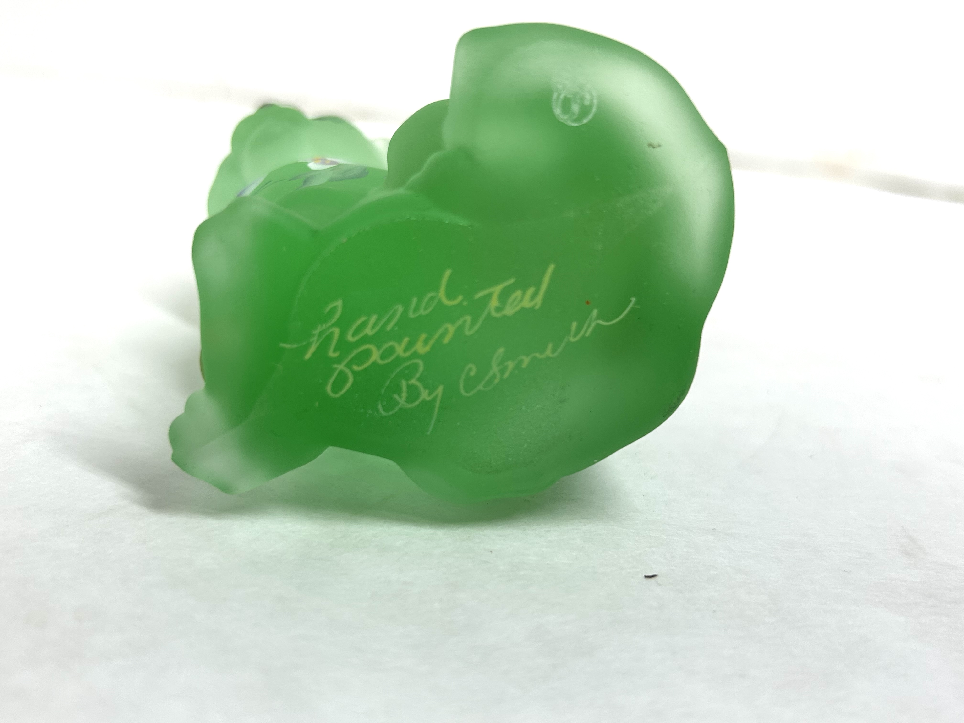 FENTON GREEN SATIN GLASS CAT, 1980S