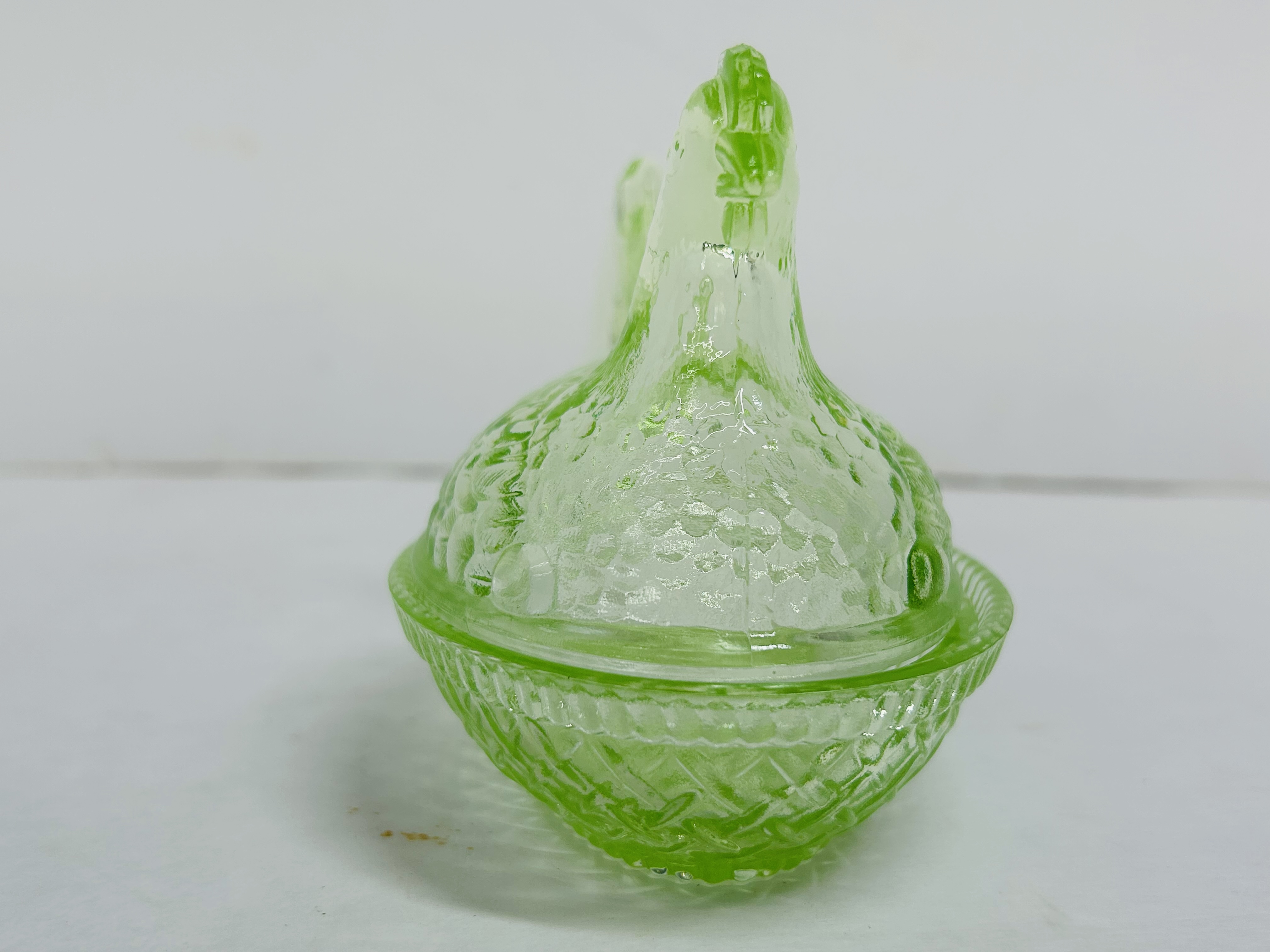 LIME GREEN GLASS HEN ON NEST