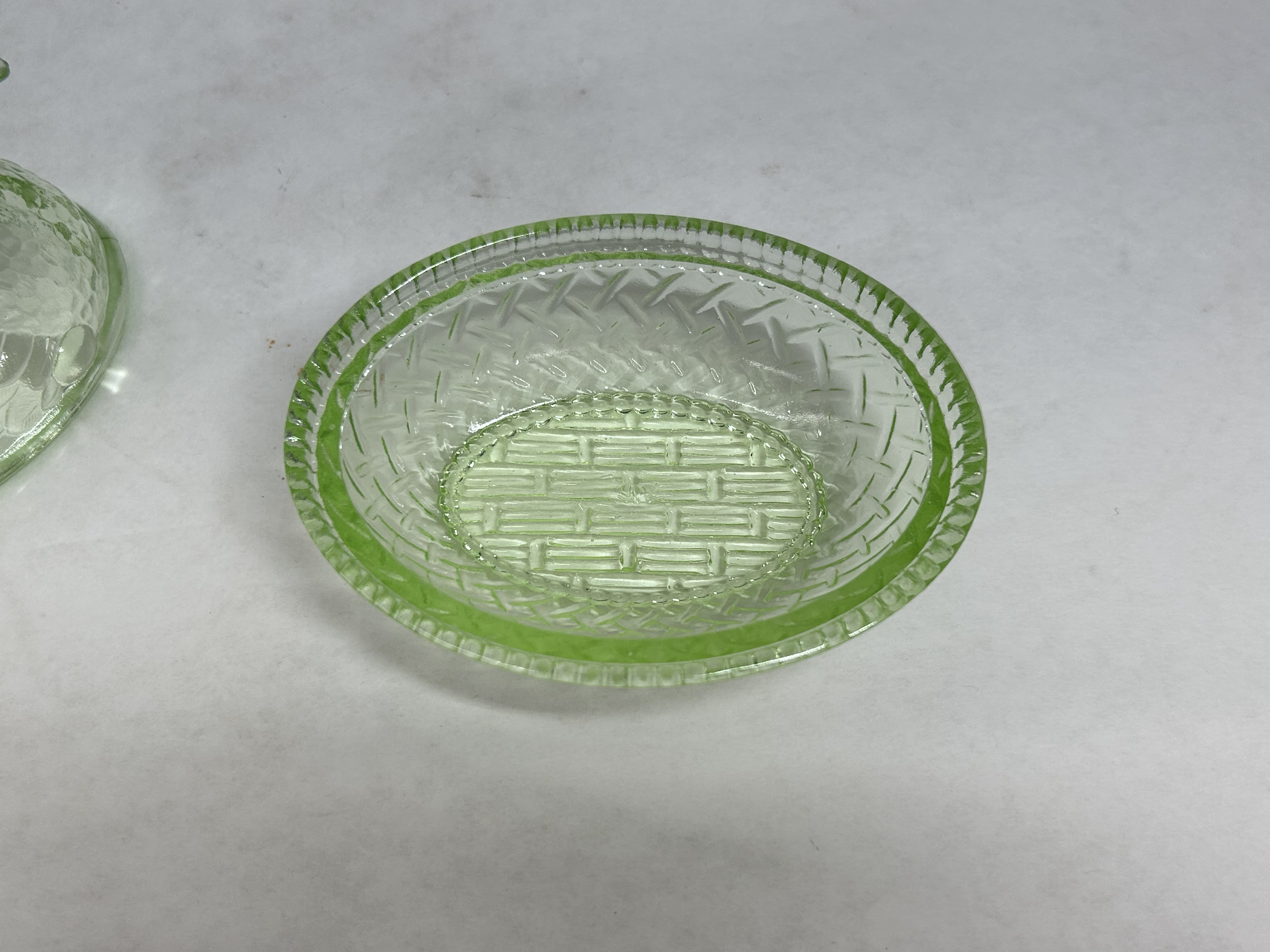 LIME GREEN GLASS HEN ON NEST