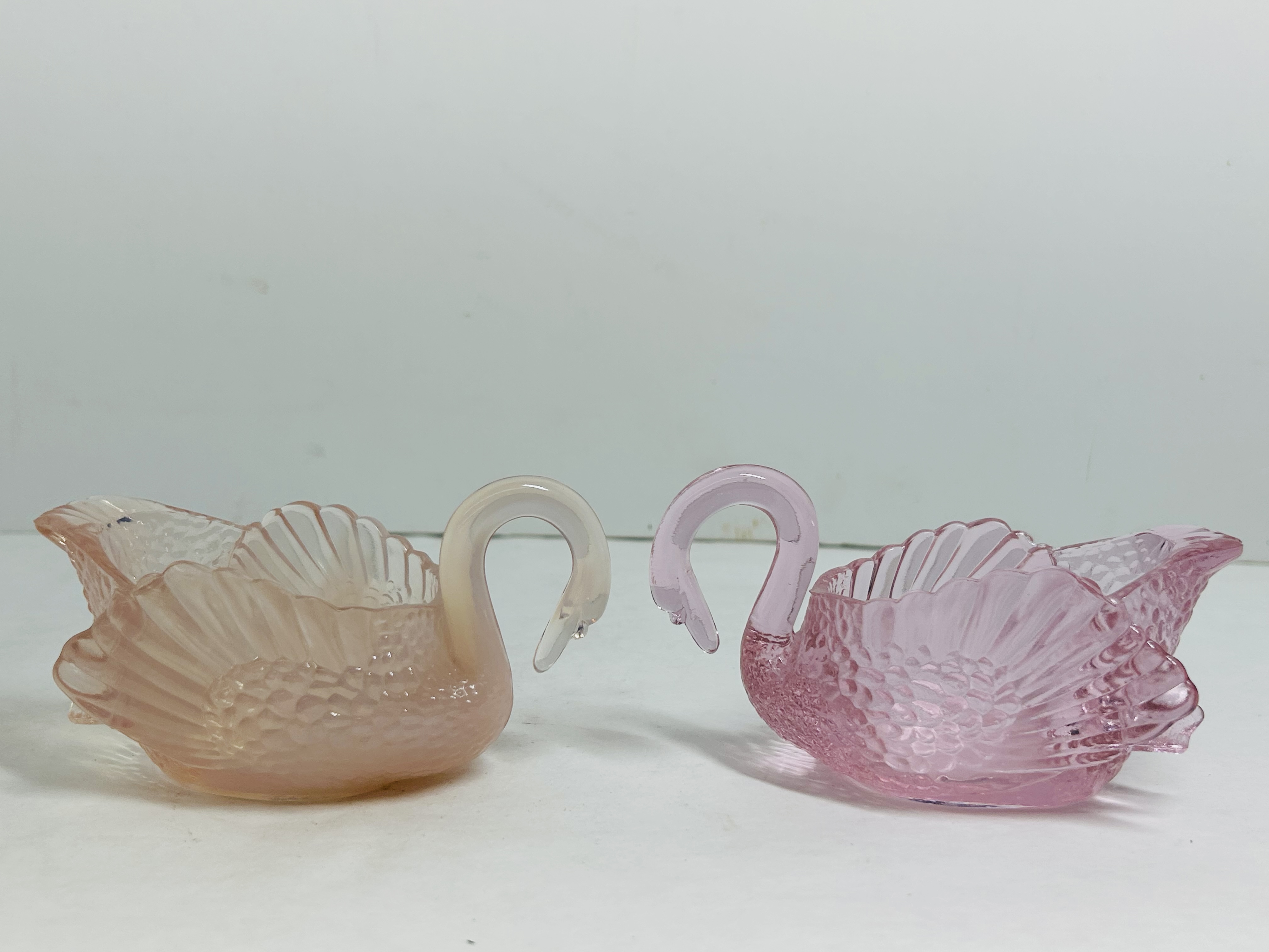 BOYD GLASS SWAN DISHES, C. 1990