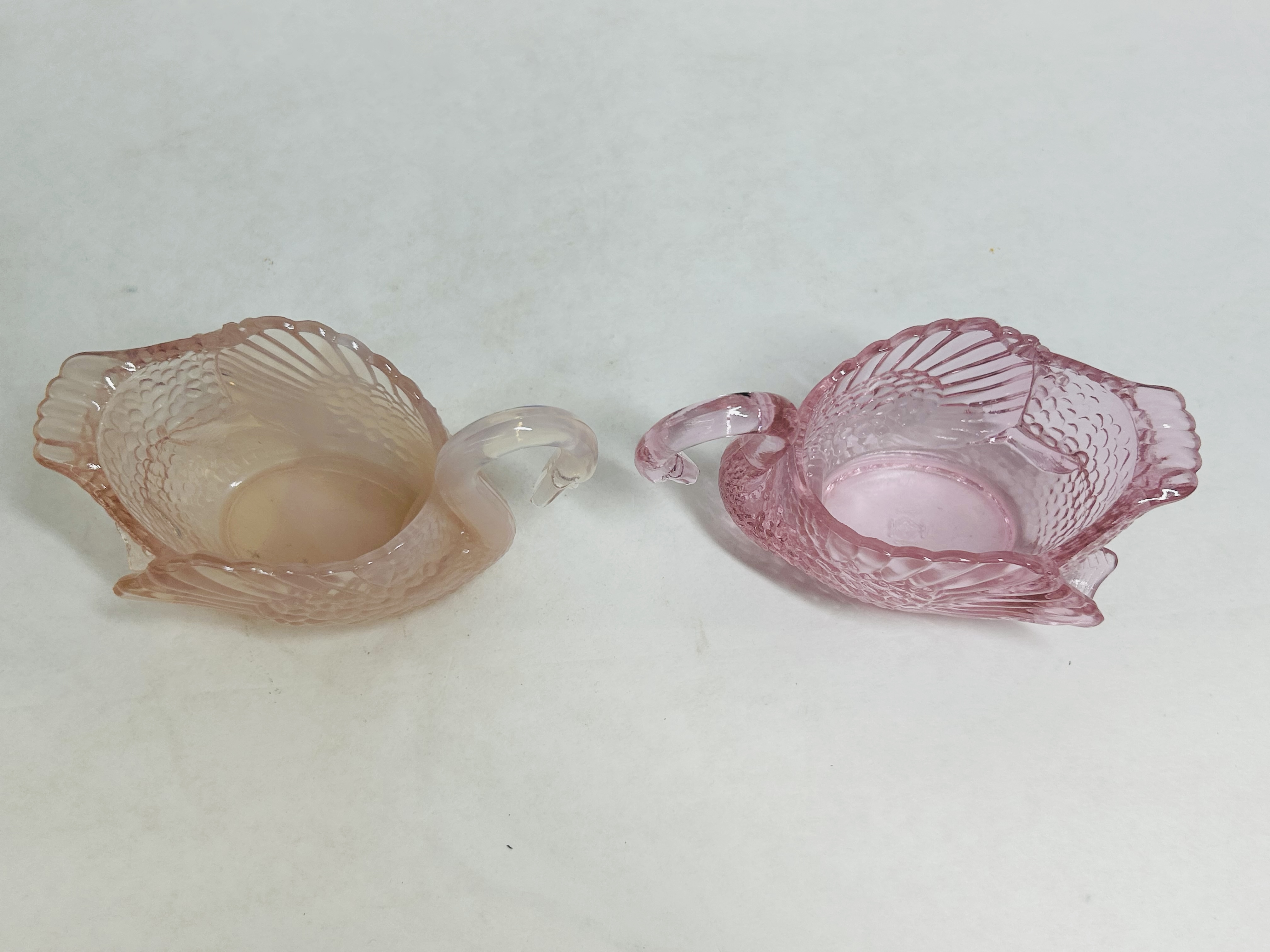 BOYD GLASS SWAN DISHES, C. 1990