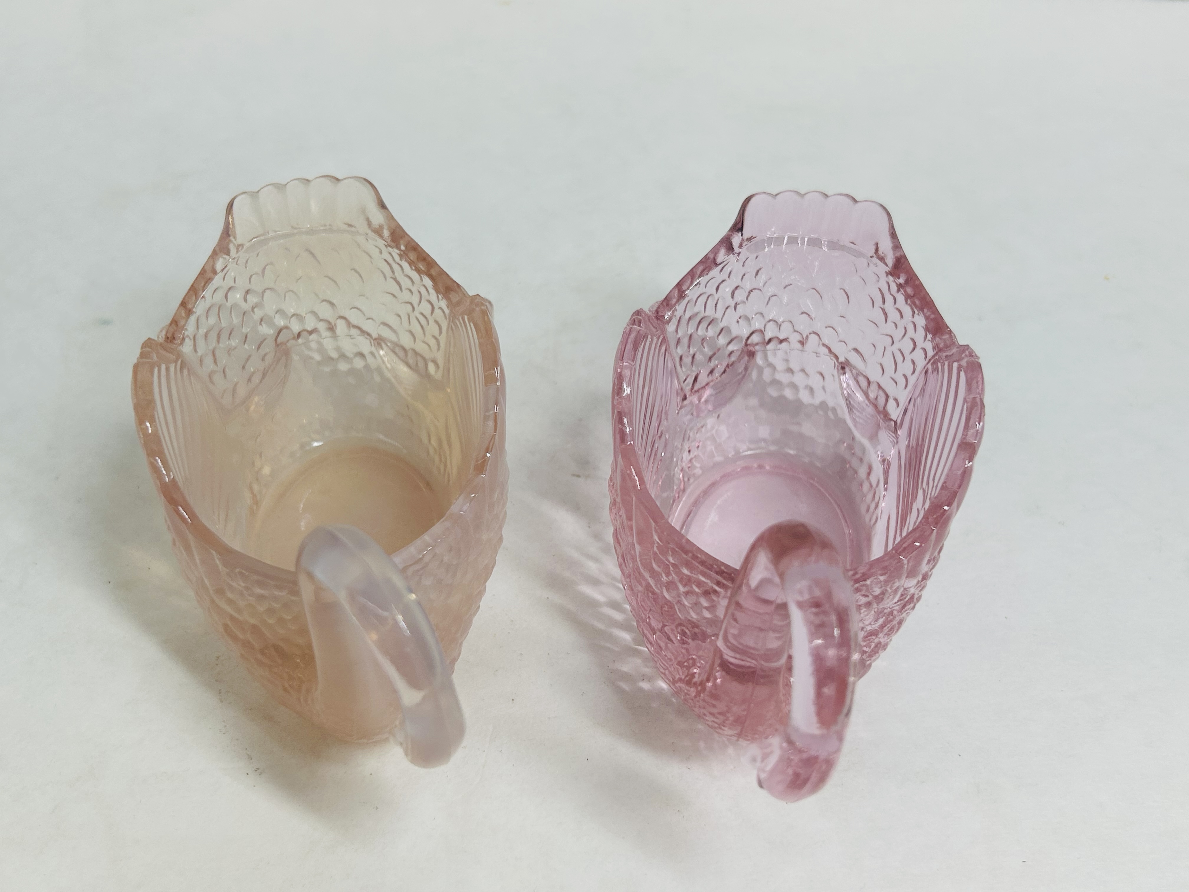 BOYD GLASS SWAN DISHES, C. 1990