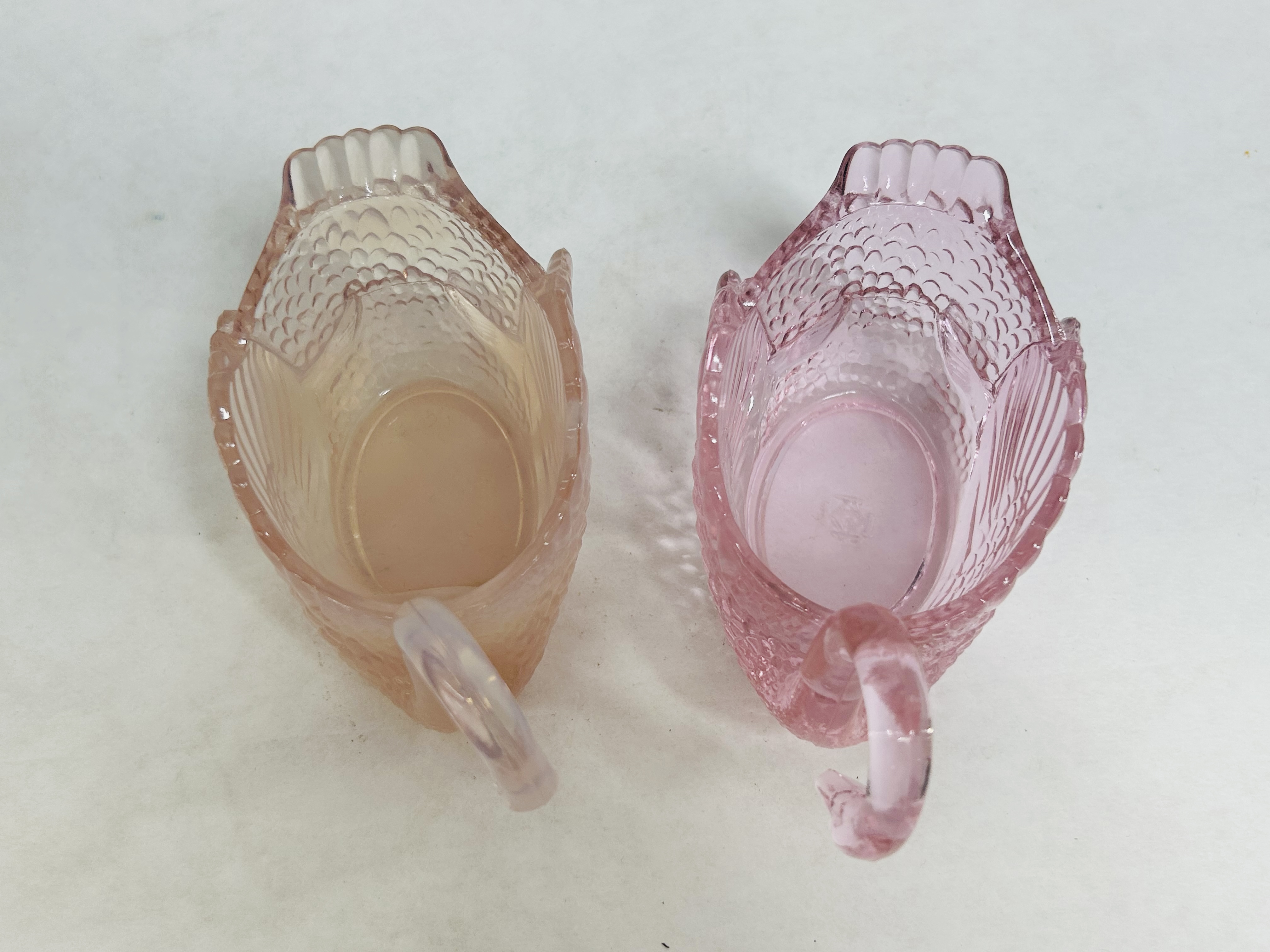 BOYD GLASS SWAN DISHES, C. 1990