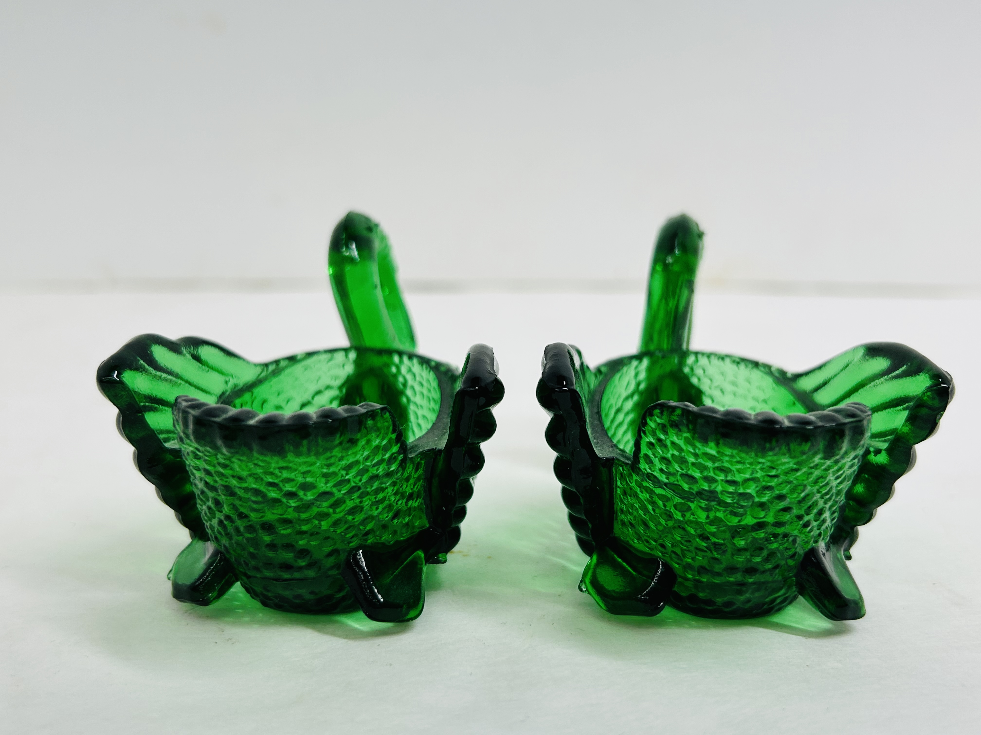 MOSSER EMERALD GLASS SWAN PAIR