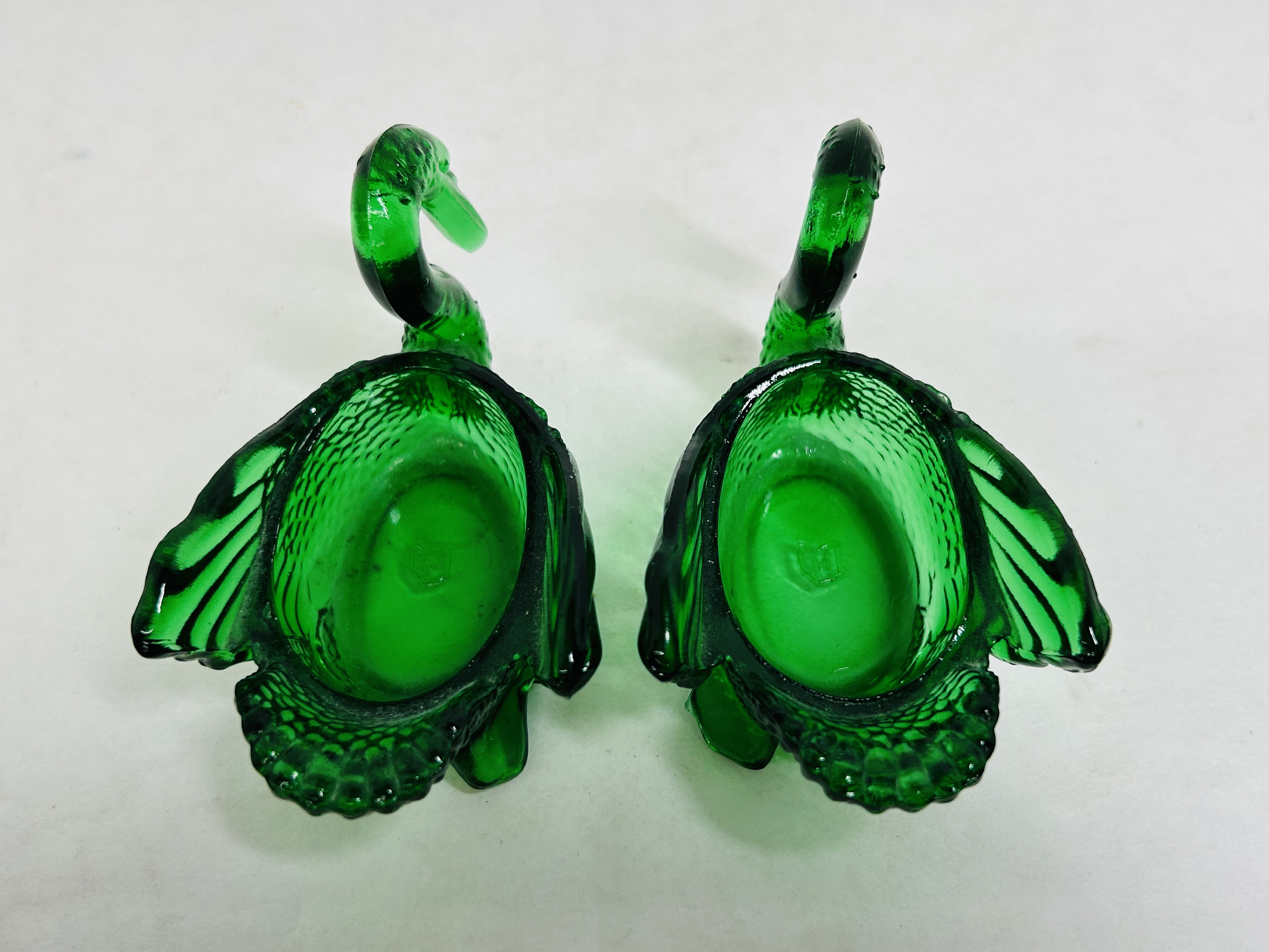 MOSSER EMERALD GLASS SWAN PAIR