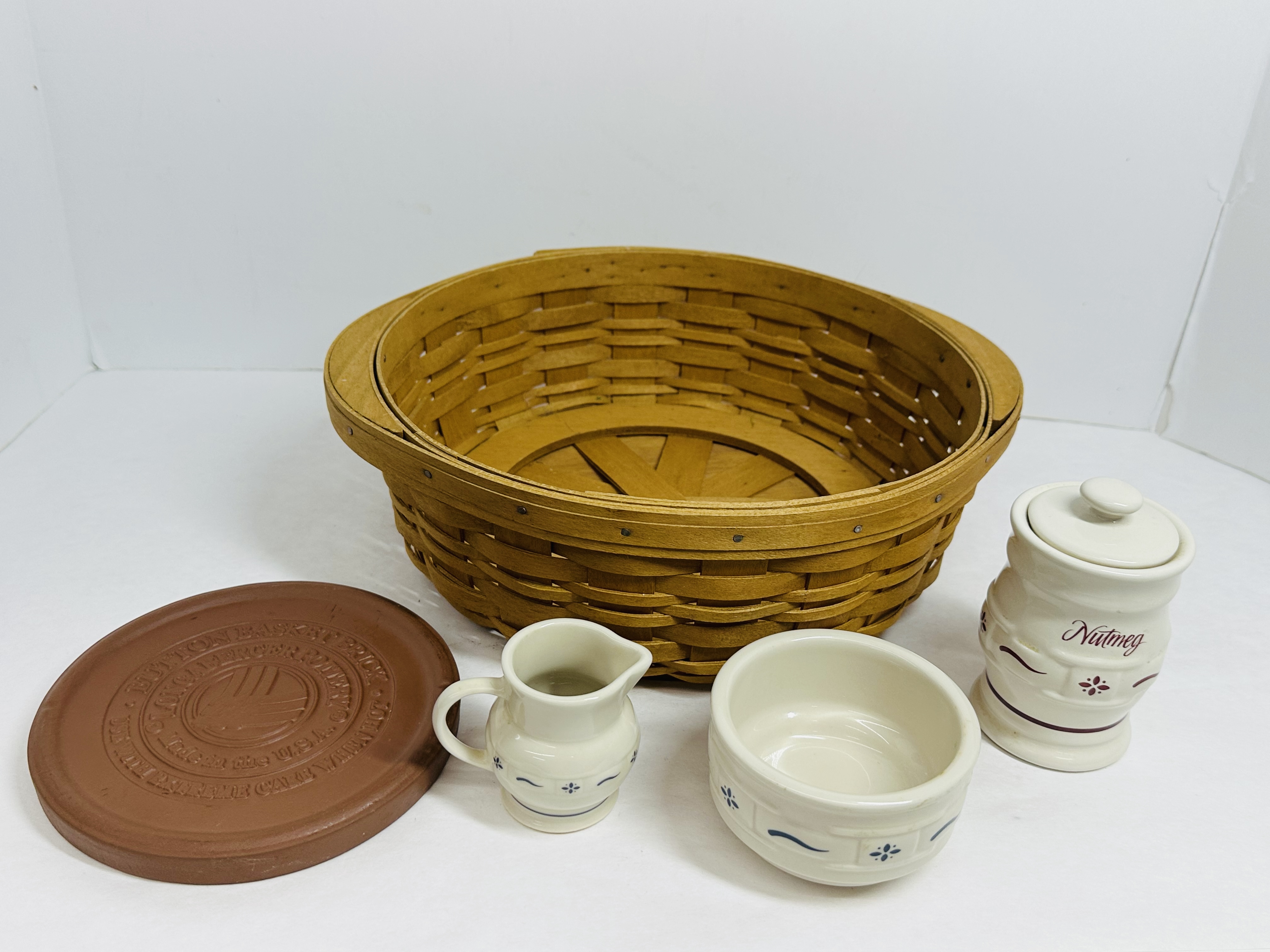LONGABERGER WOOD AND POTTERY COLLECTION, 2004
