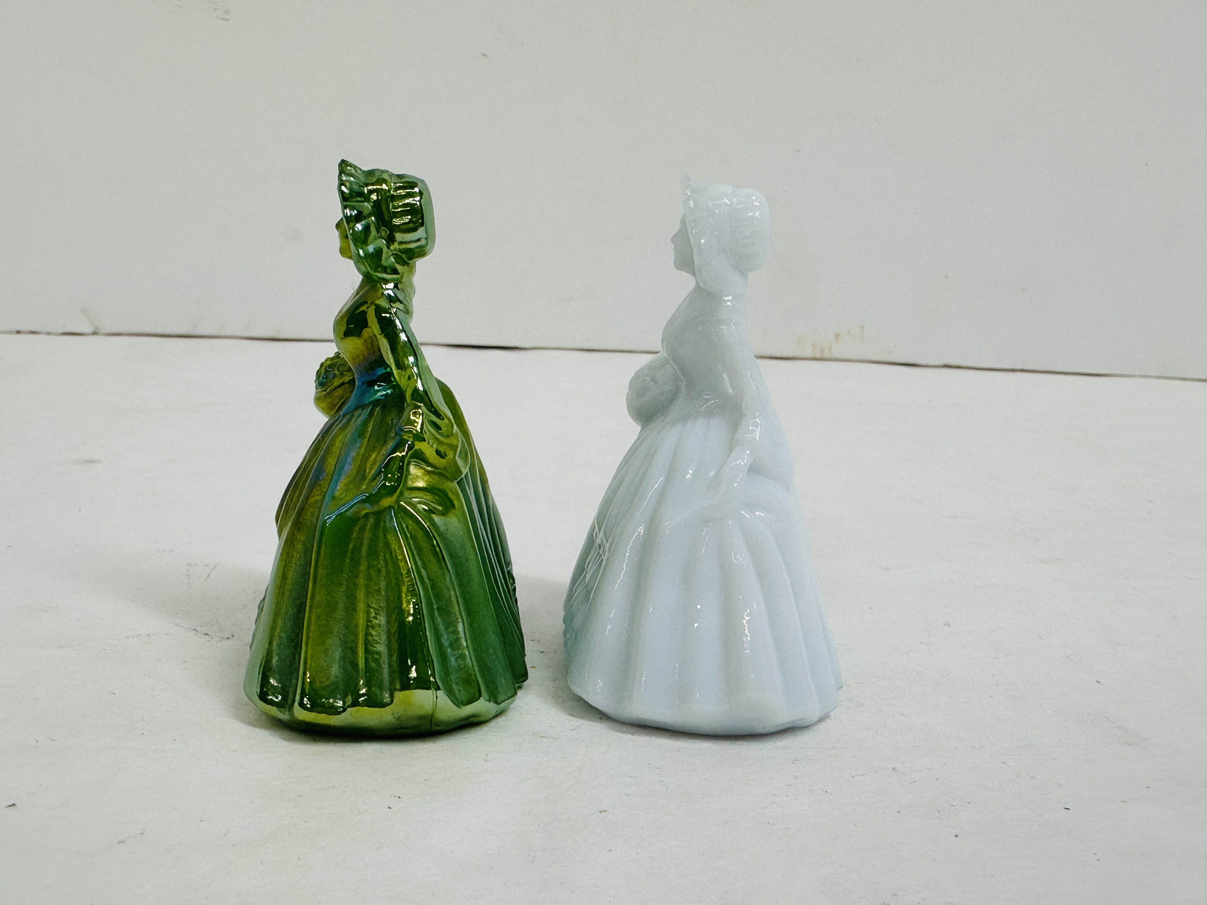 BOYD GLASS FIGURINE TRIO, 1980S