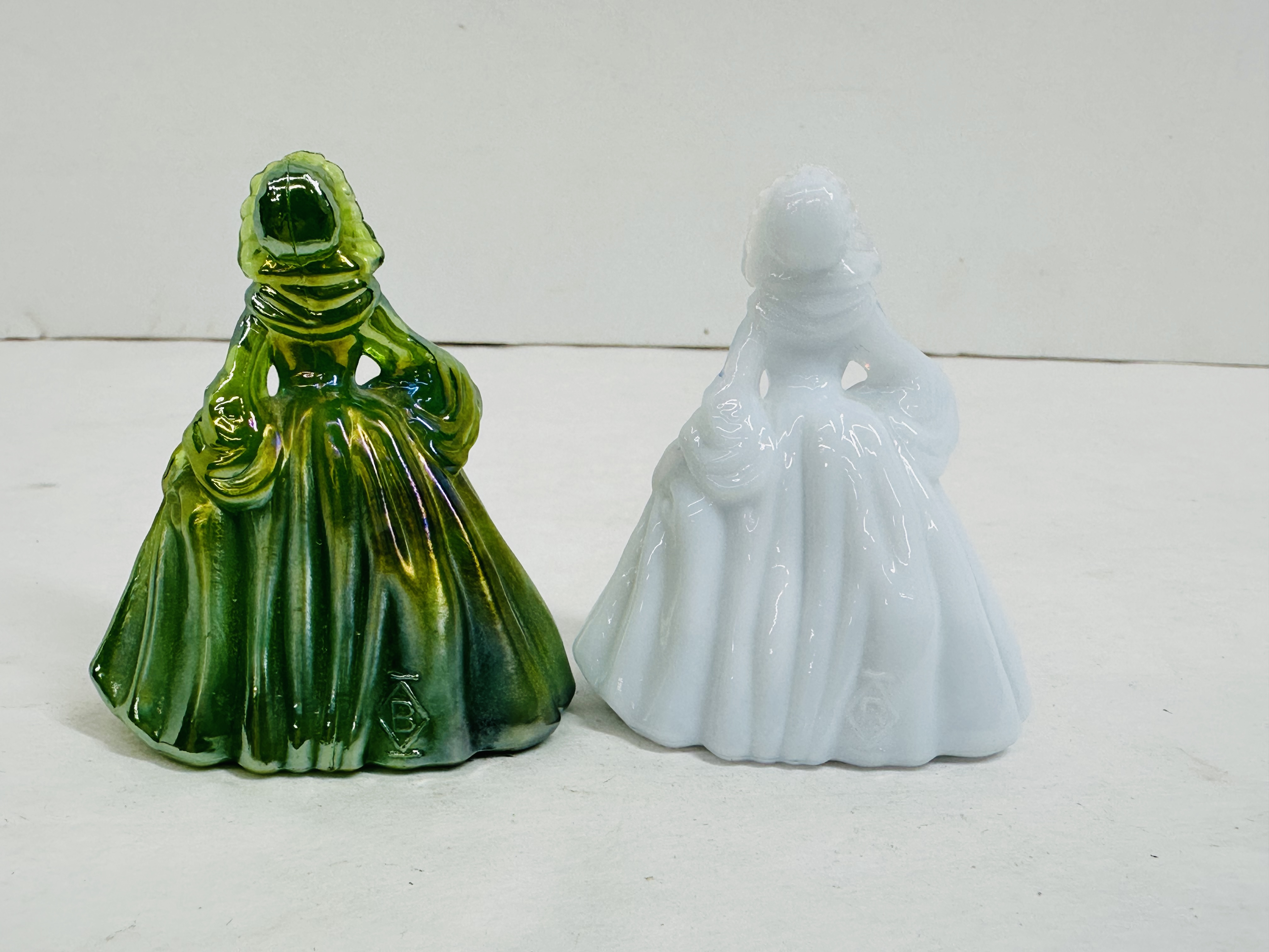 BOYD GLASS FIGURINE TRIO, 1980S