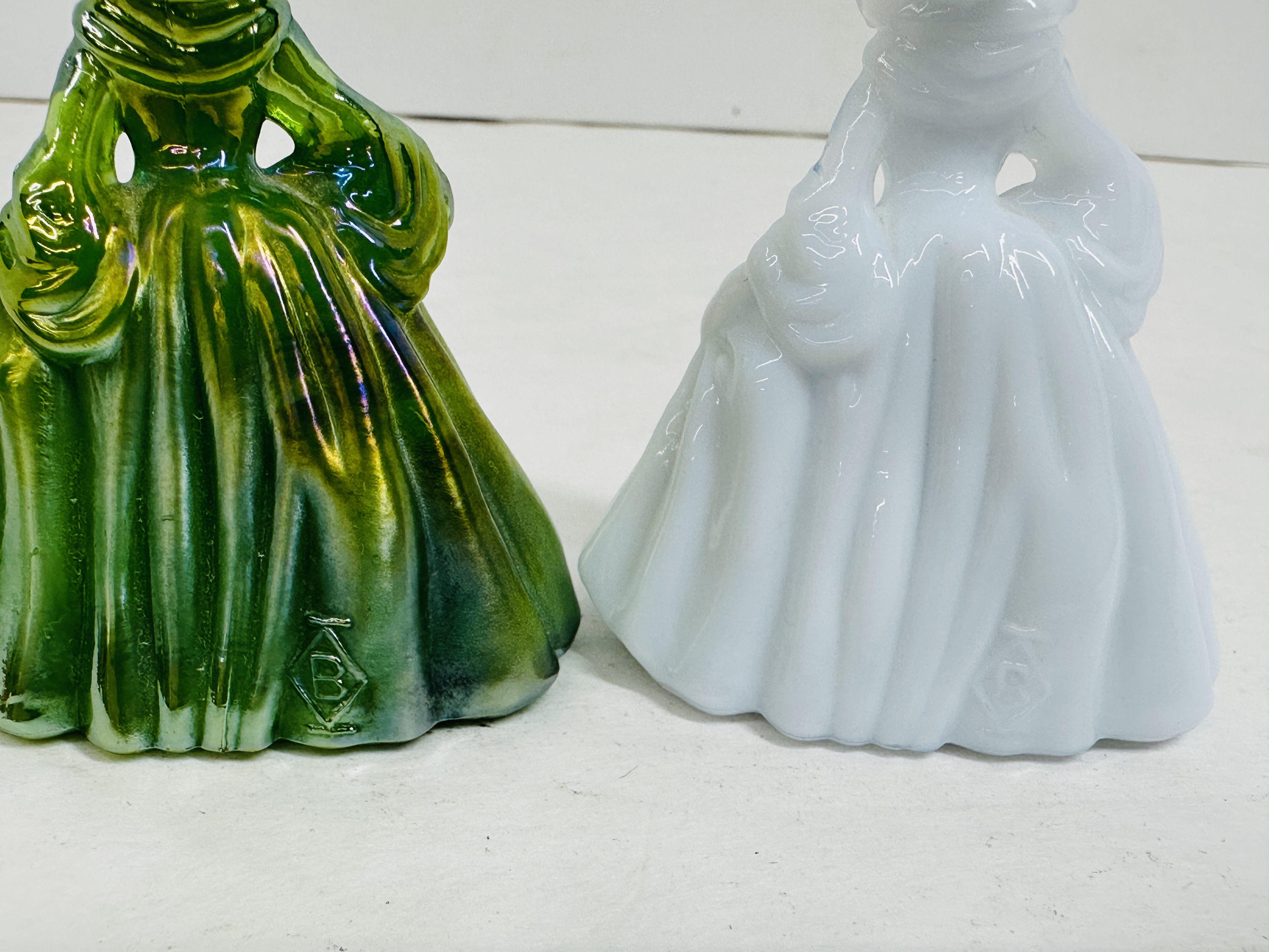 BOYD GLASS FIGURINE TRIO, 1980S
