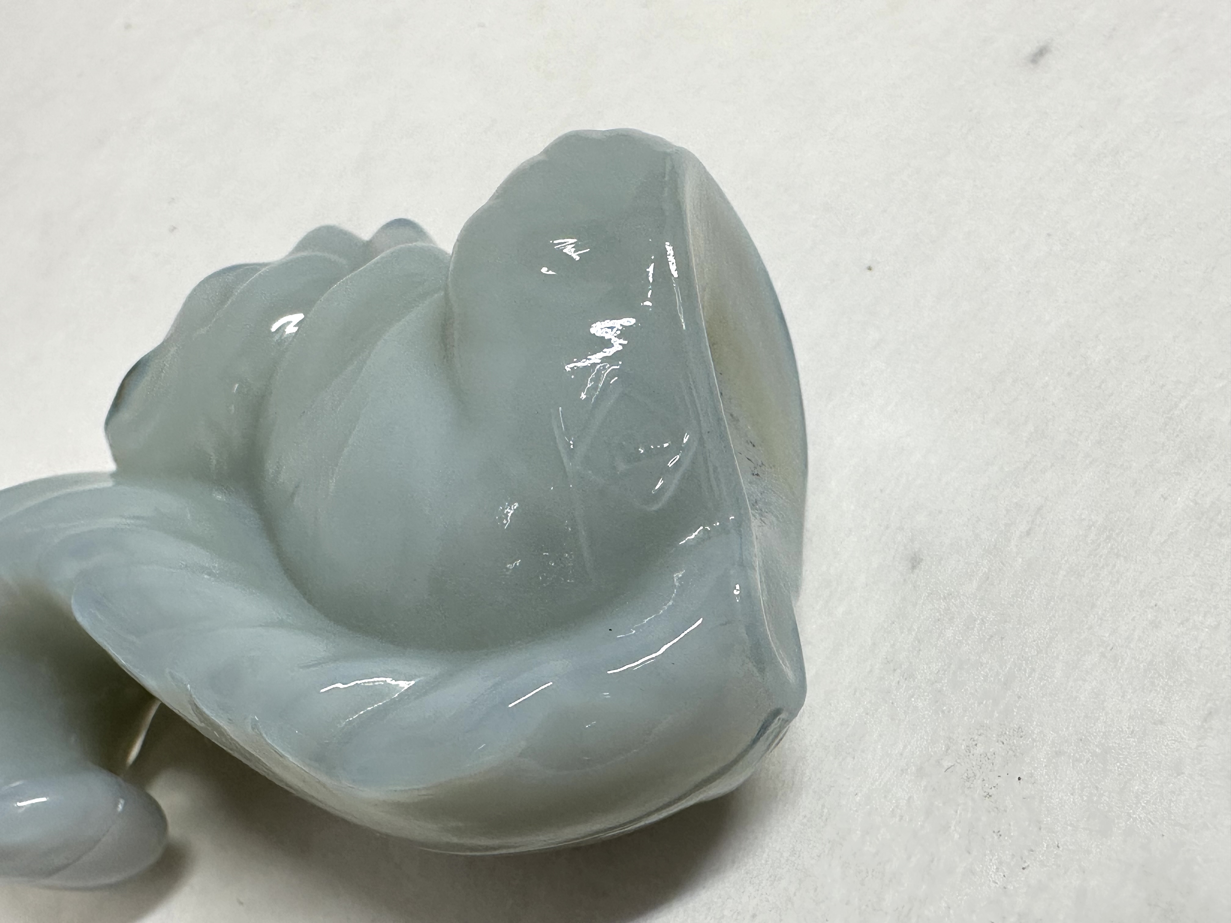 BOYD BLUE/WHITE GLASS SQUIRREL FIGURINE