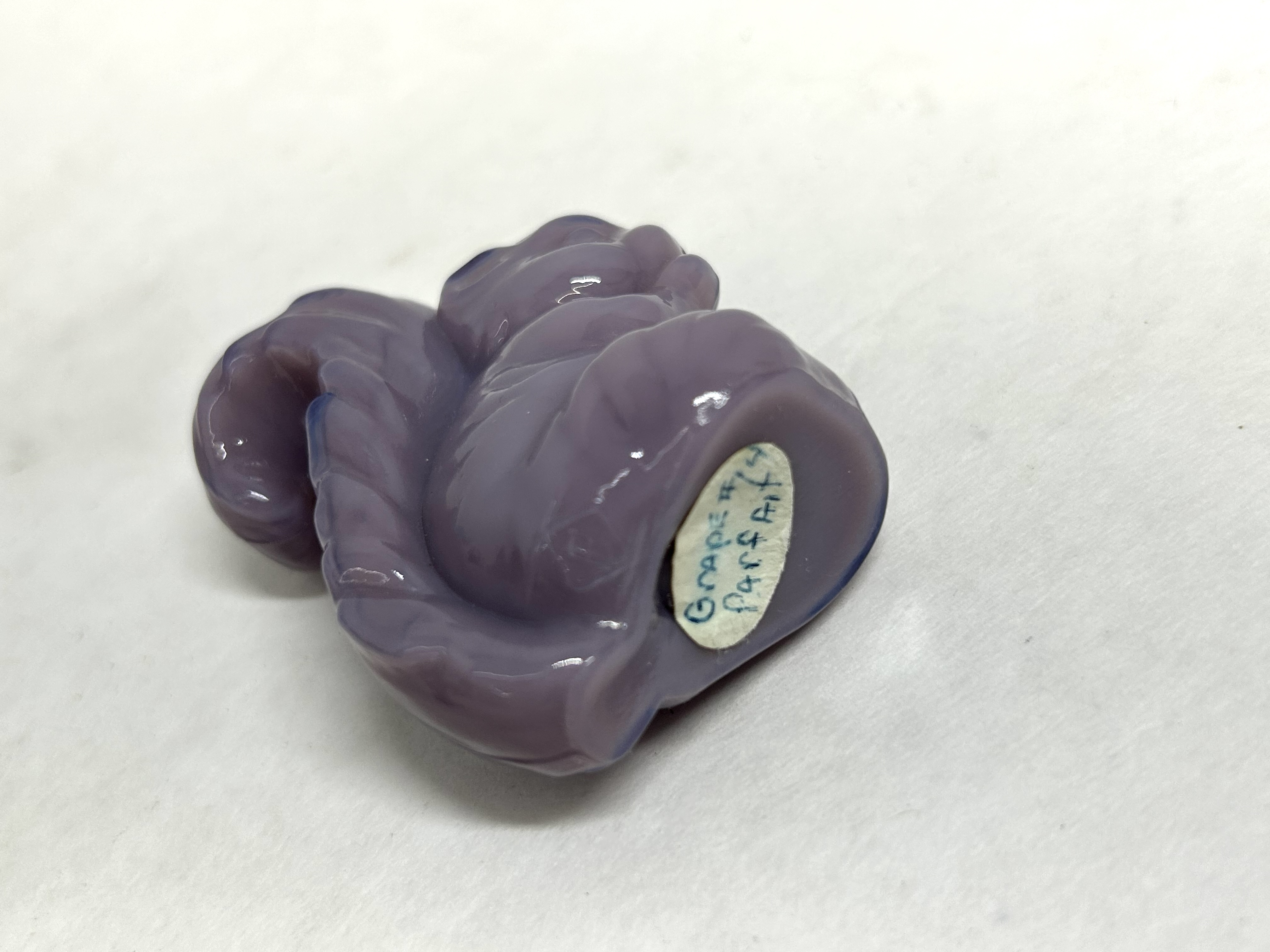 BOYD PURPLE SLAG GLASS SQUIRREL FIGURINE