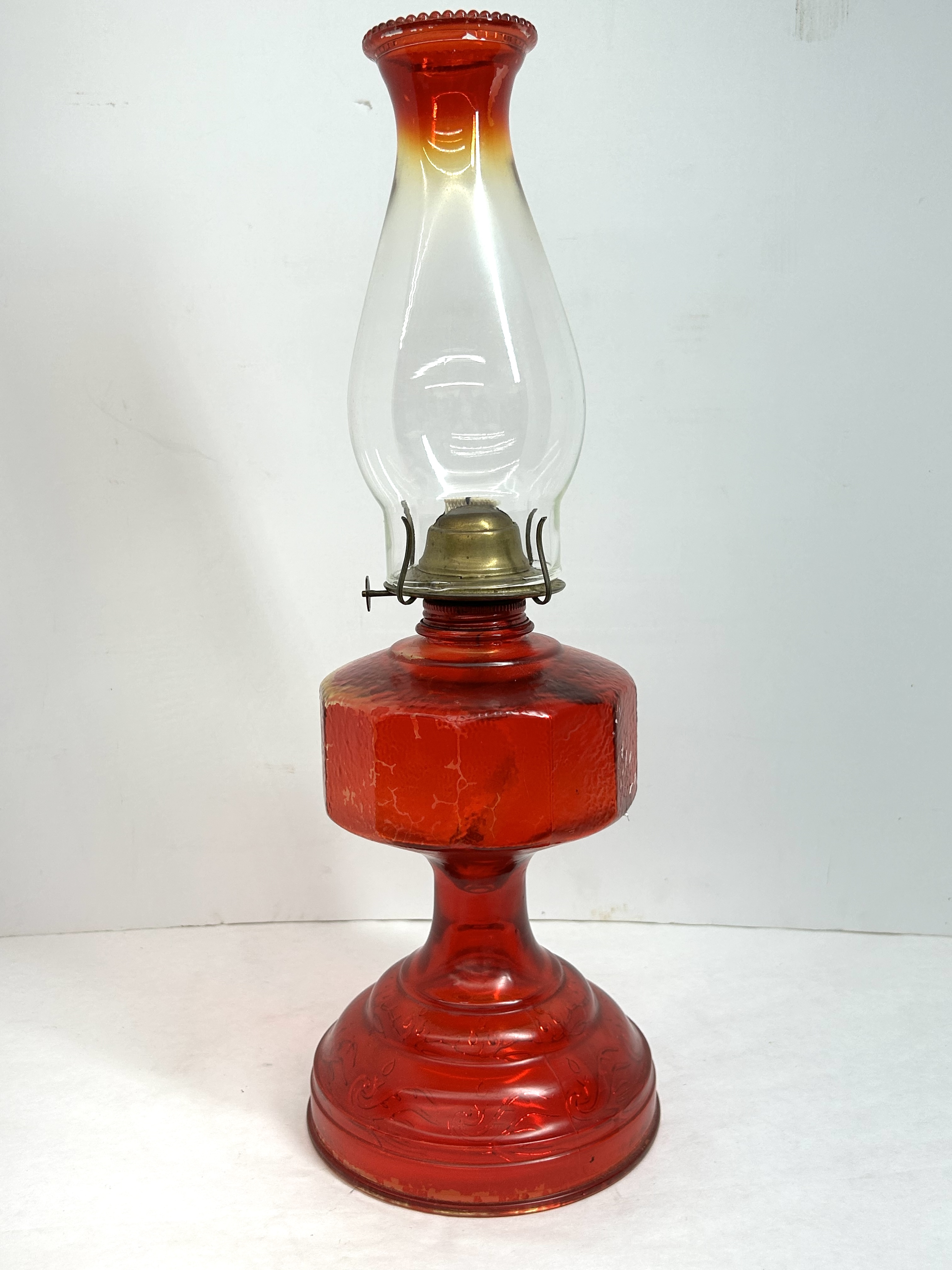 EAGLE STYLE RUBY GLASS LAMP, 1950S