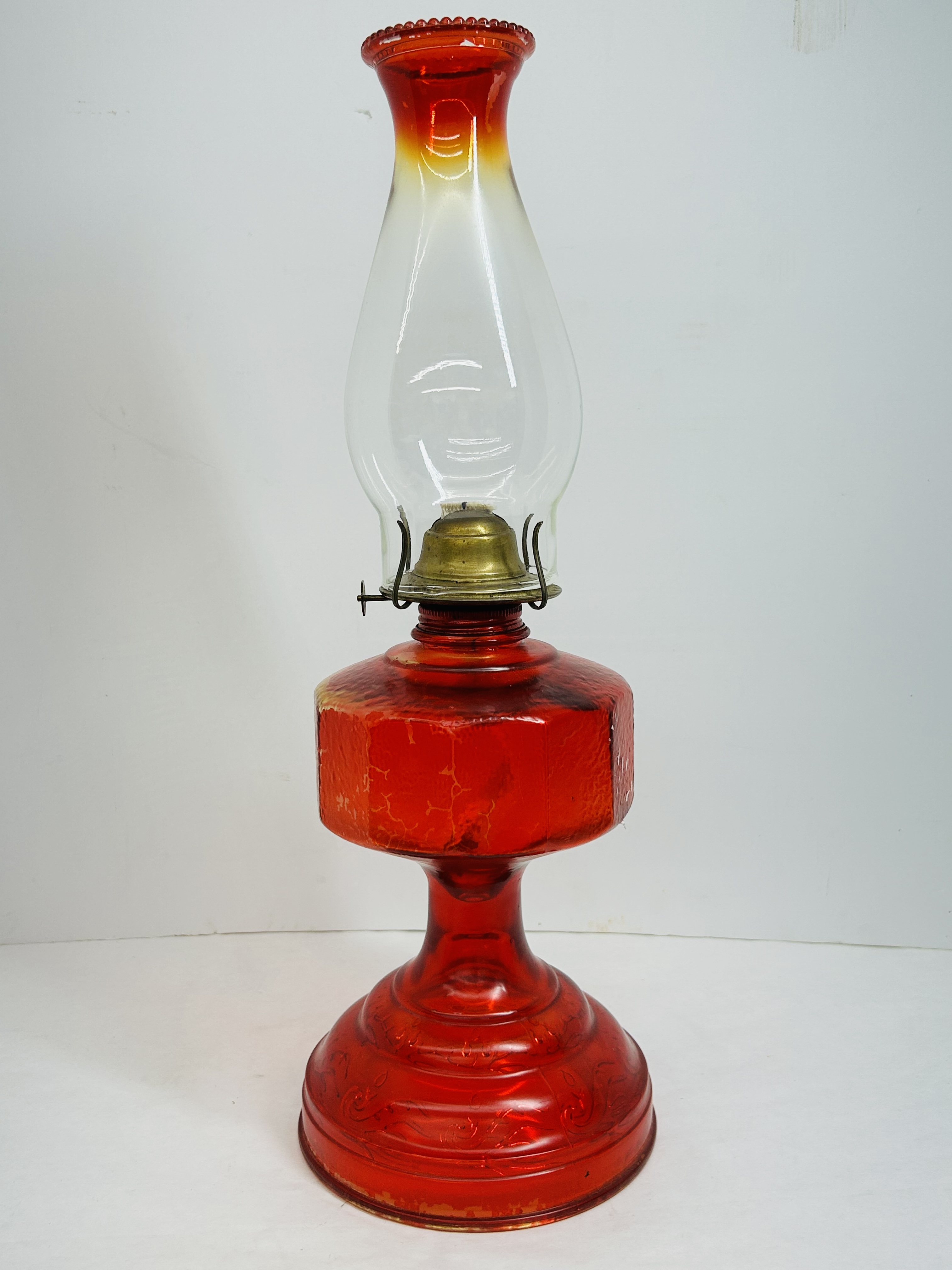 EAGLE STYLE RUBY GLASS LAMP, 1950S