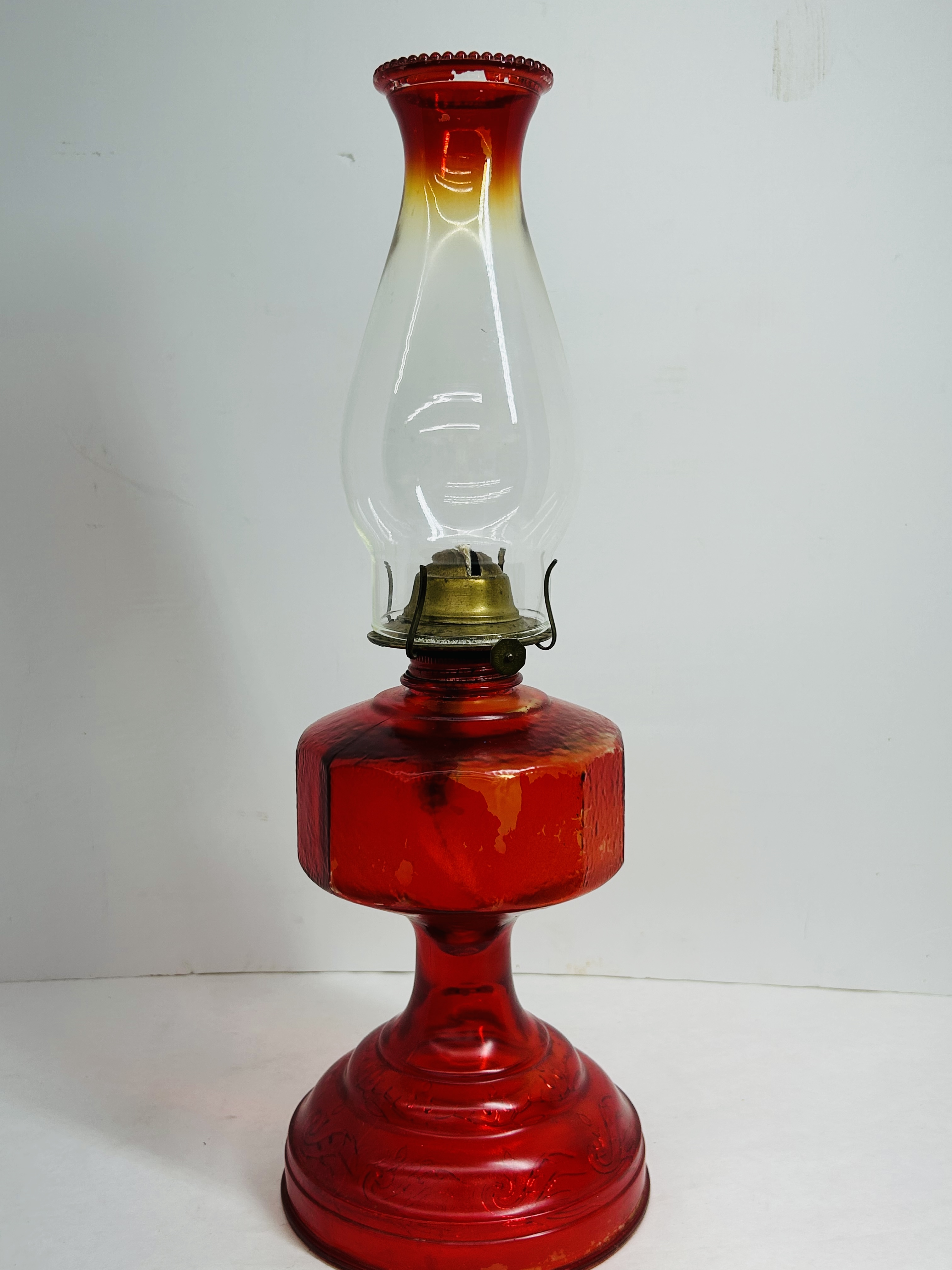 EAGLE STYLE RUBY GLASS LAMP, 1950S