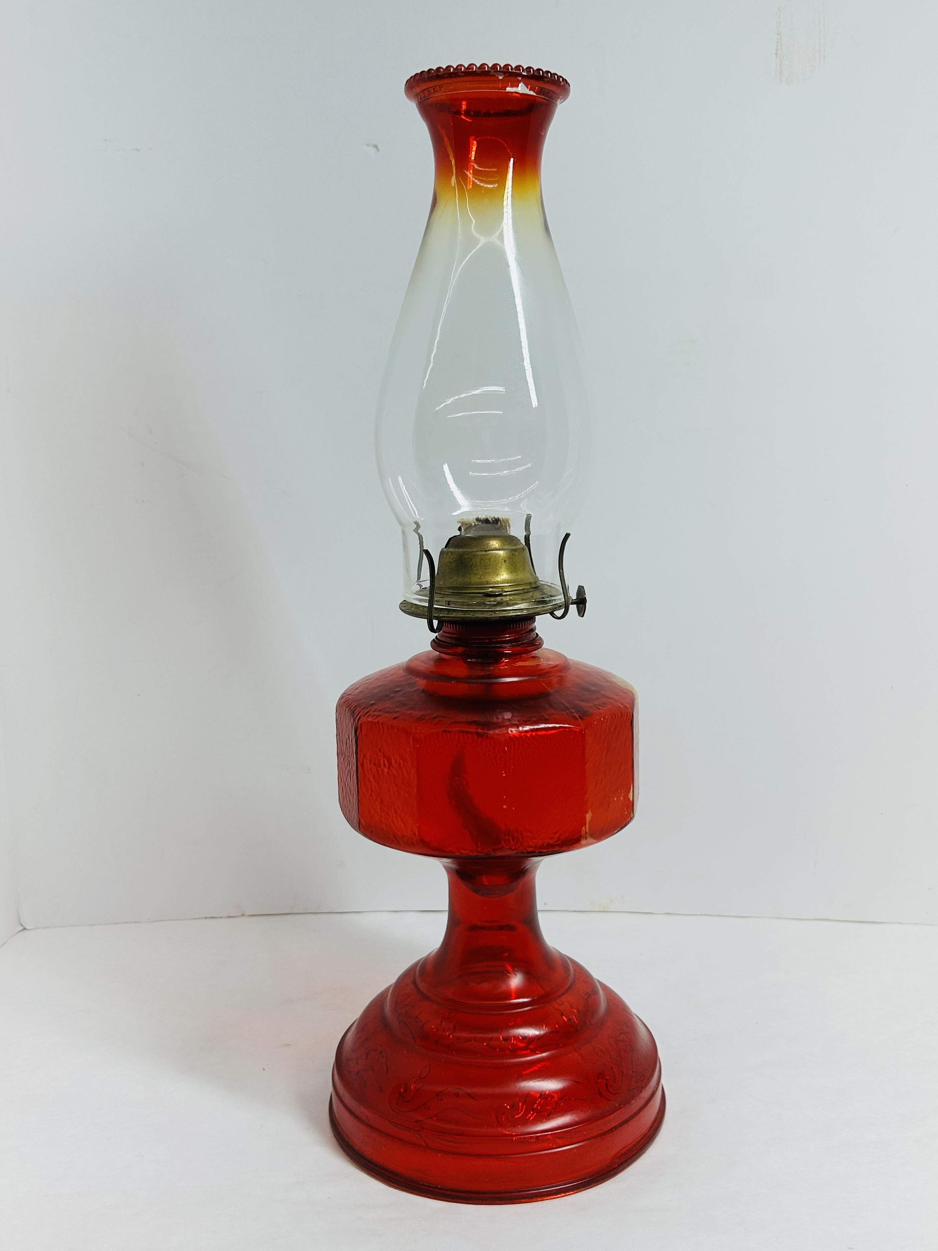 EAGLE STYLE RUBY GLASS LAMP, 1950S