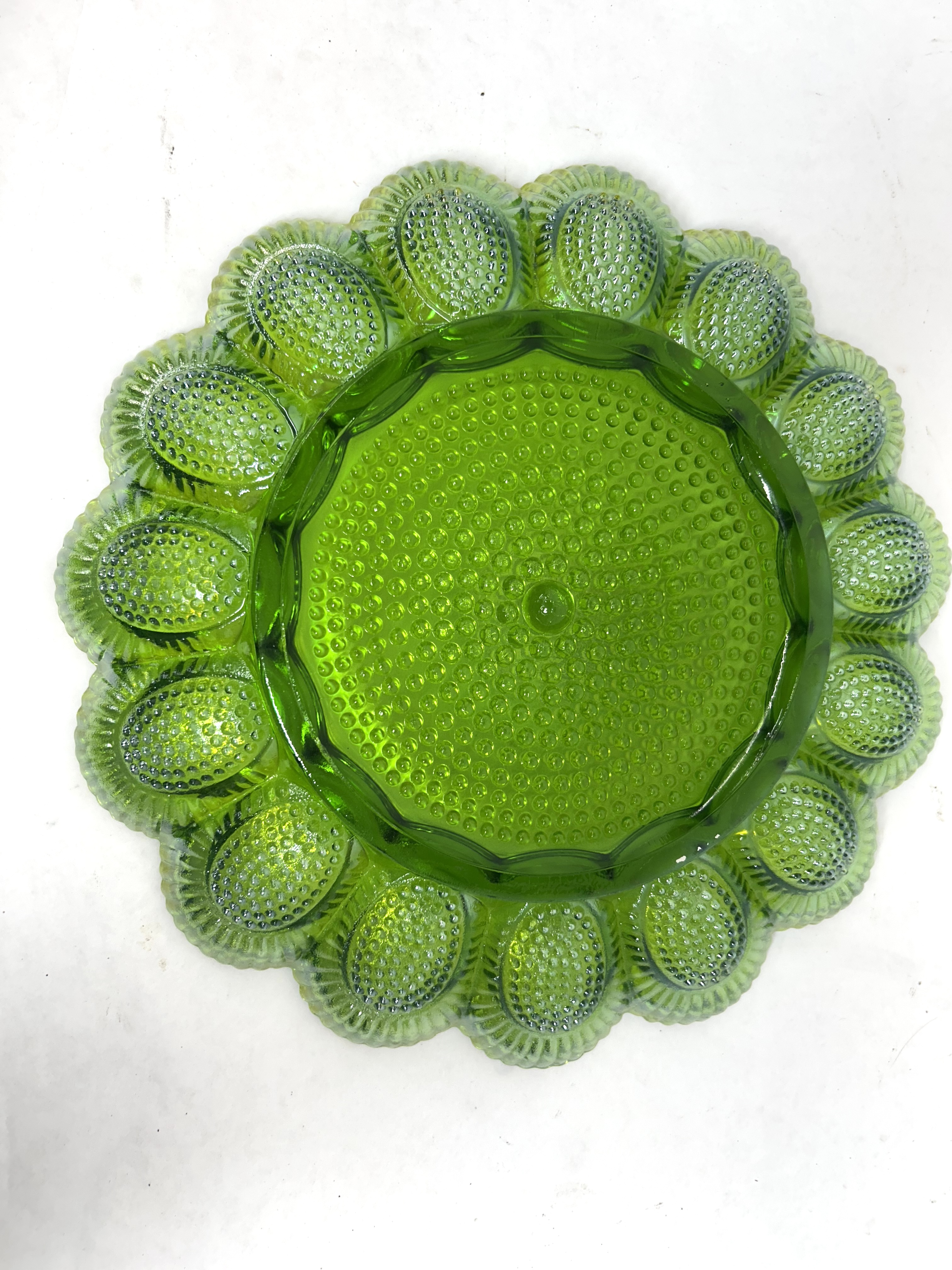 INDIANA IRIDESCENT GLASS EGG PLATE, 1970S