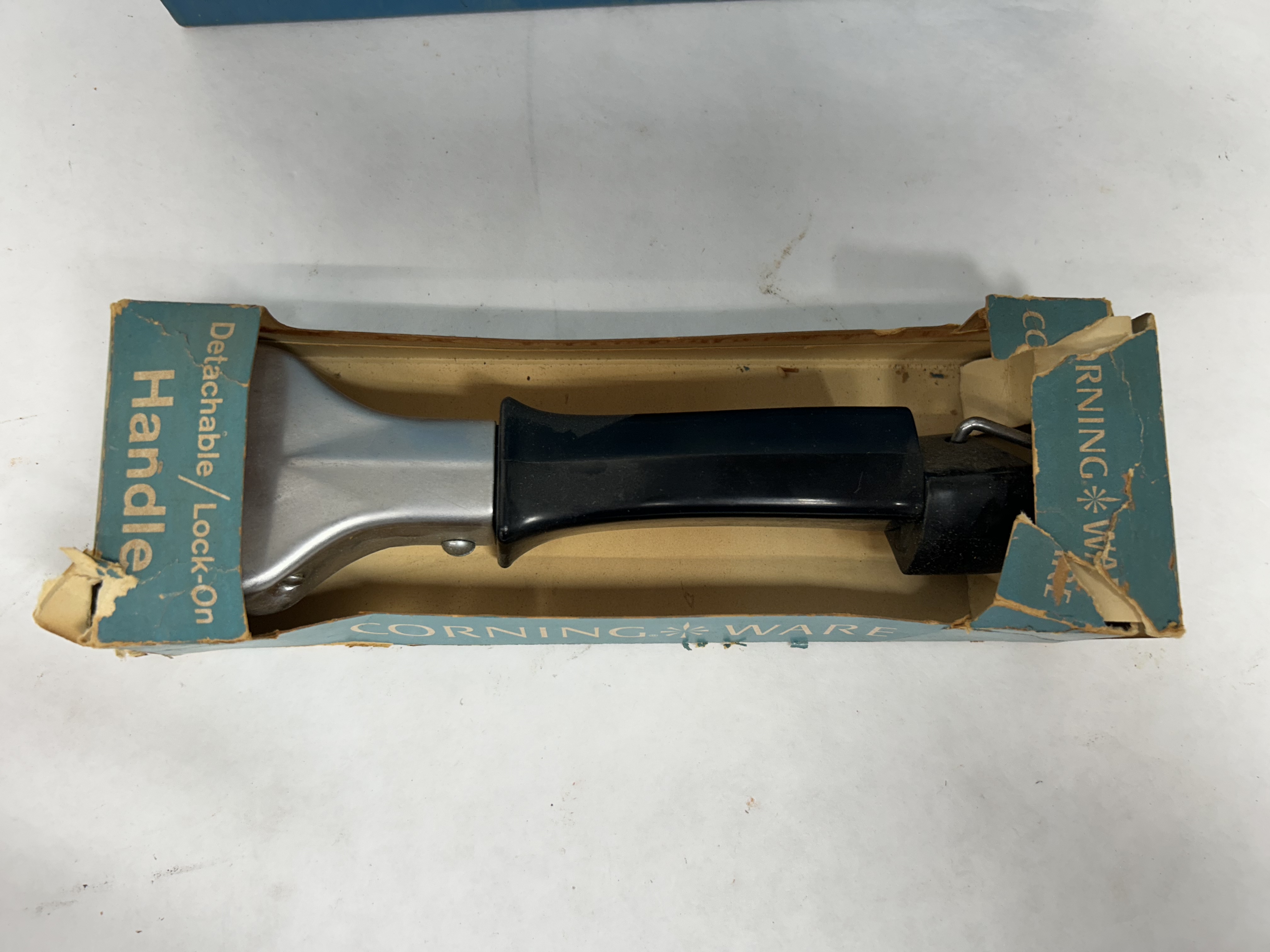 CORNING WARE PYROCERAM SKILLET, CIRCA 1960S