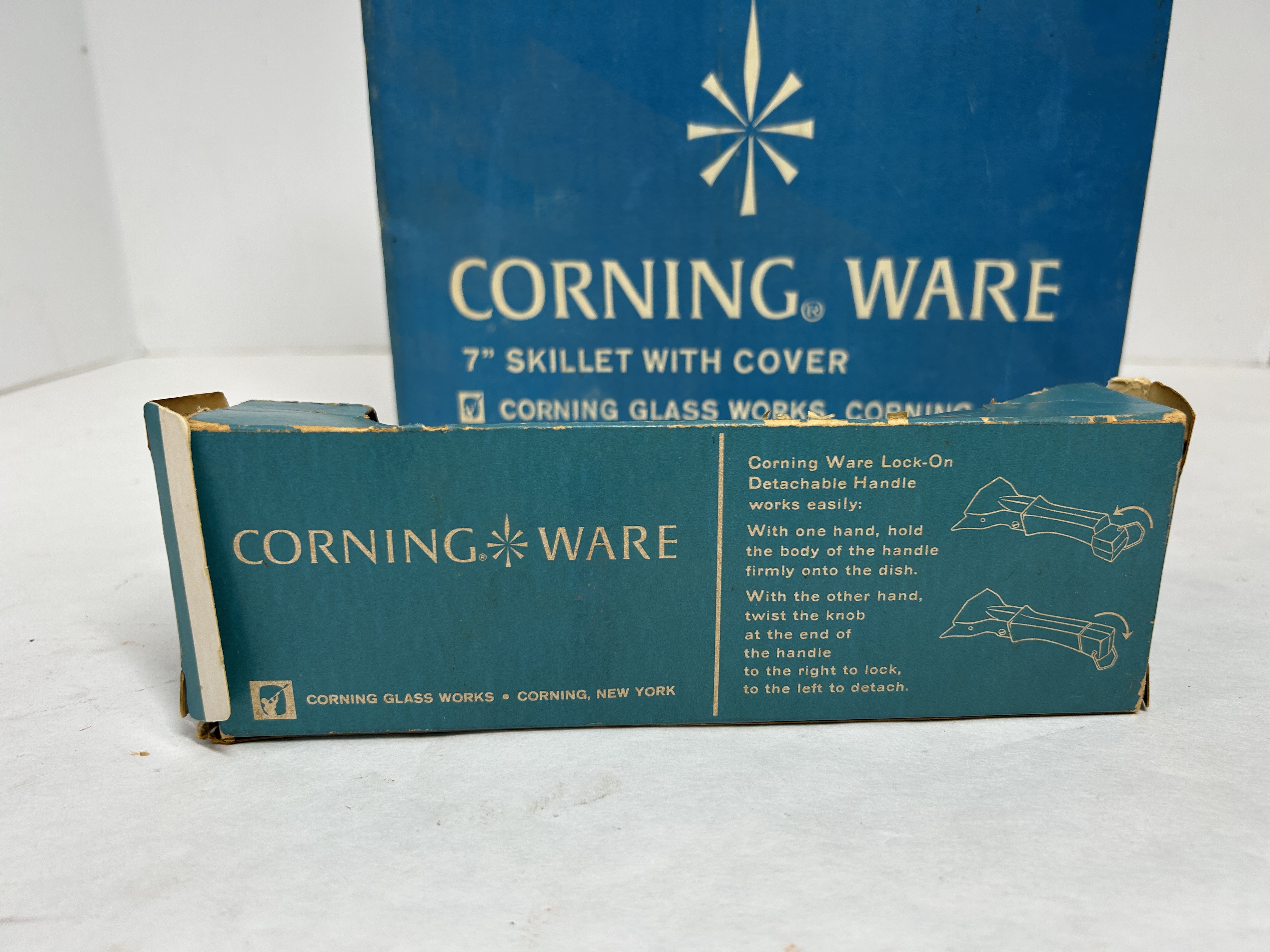 CORNING WARE PYROCERAM SKILLET, CIRCA 1960S