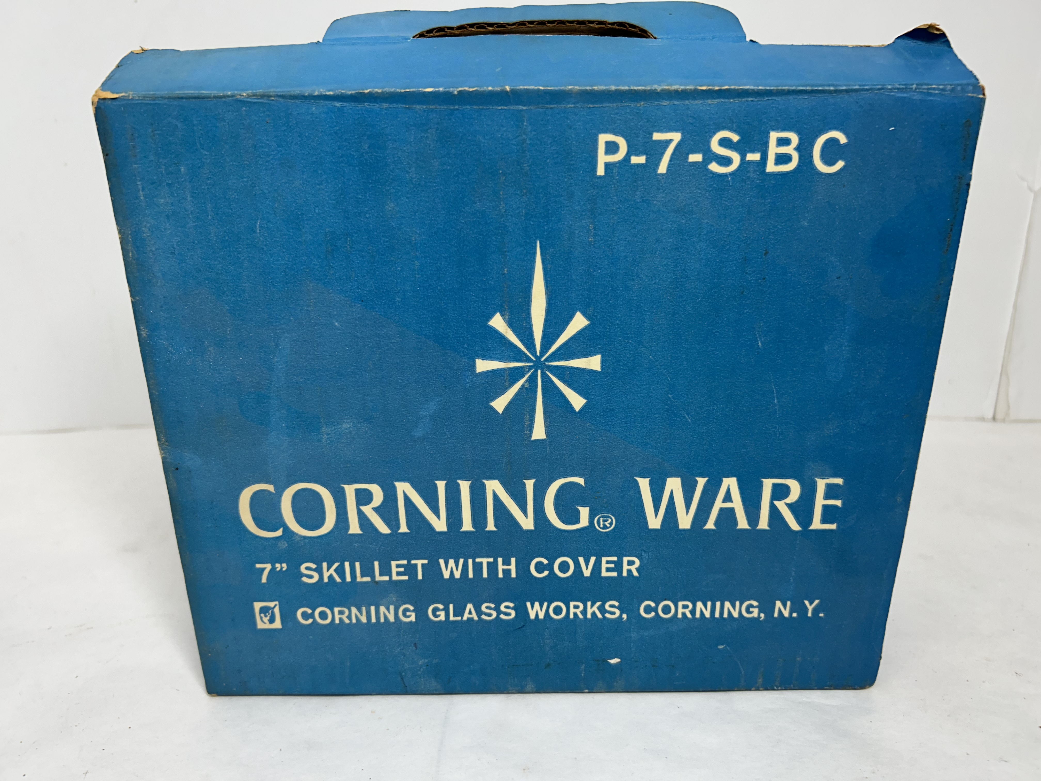 CORNING WARE PYROCERAM SKILLET, CIRCA 1960S