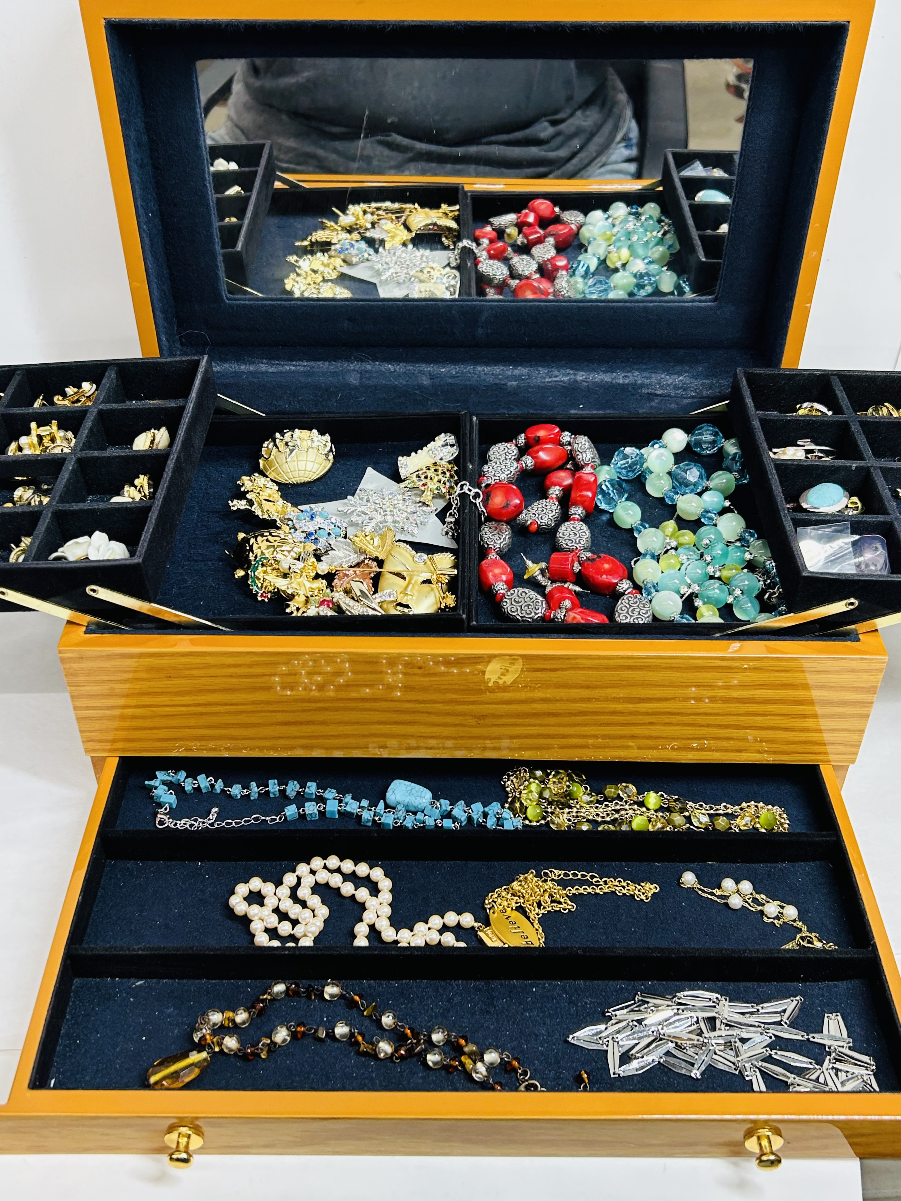 GYJOYERO BOX AND COSTUME JEWELRY, 21ST CENTURY