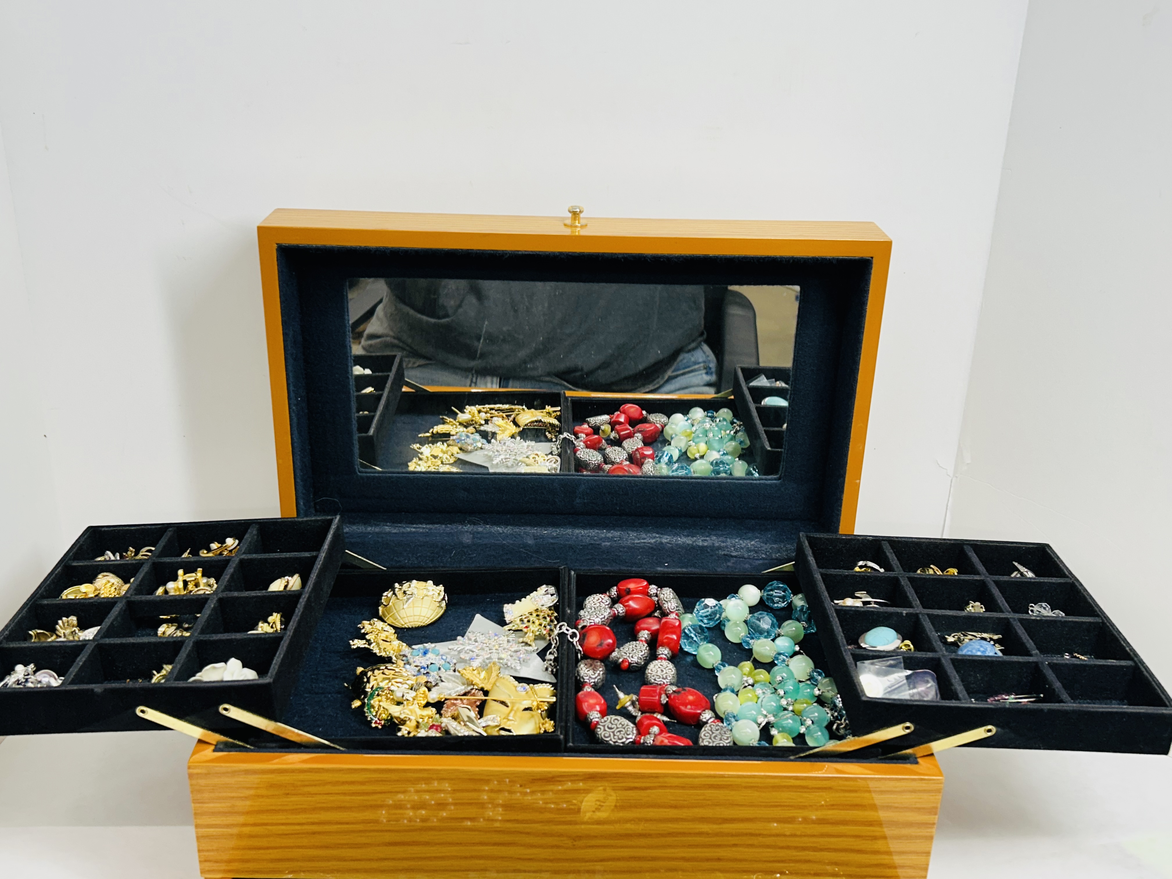 GYJOYERO BOX AND COSTUME JEWELRY, 21ST CENTURY