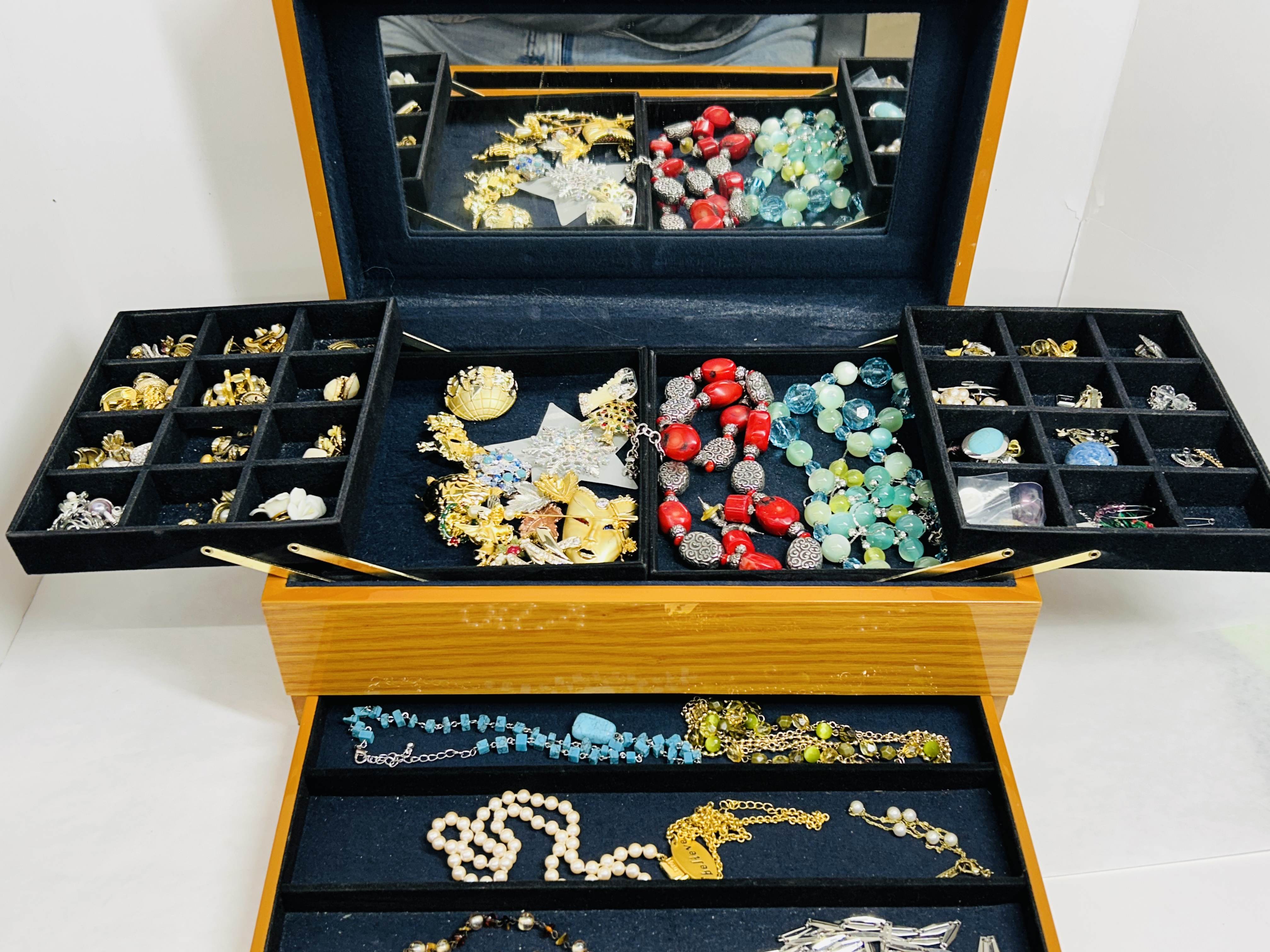 GYJOYERO BOX AND COSTUME JEWELRY, 21ST CENTURY