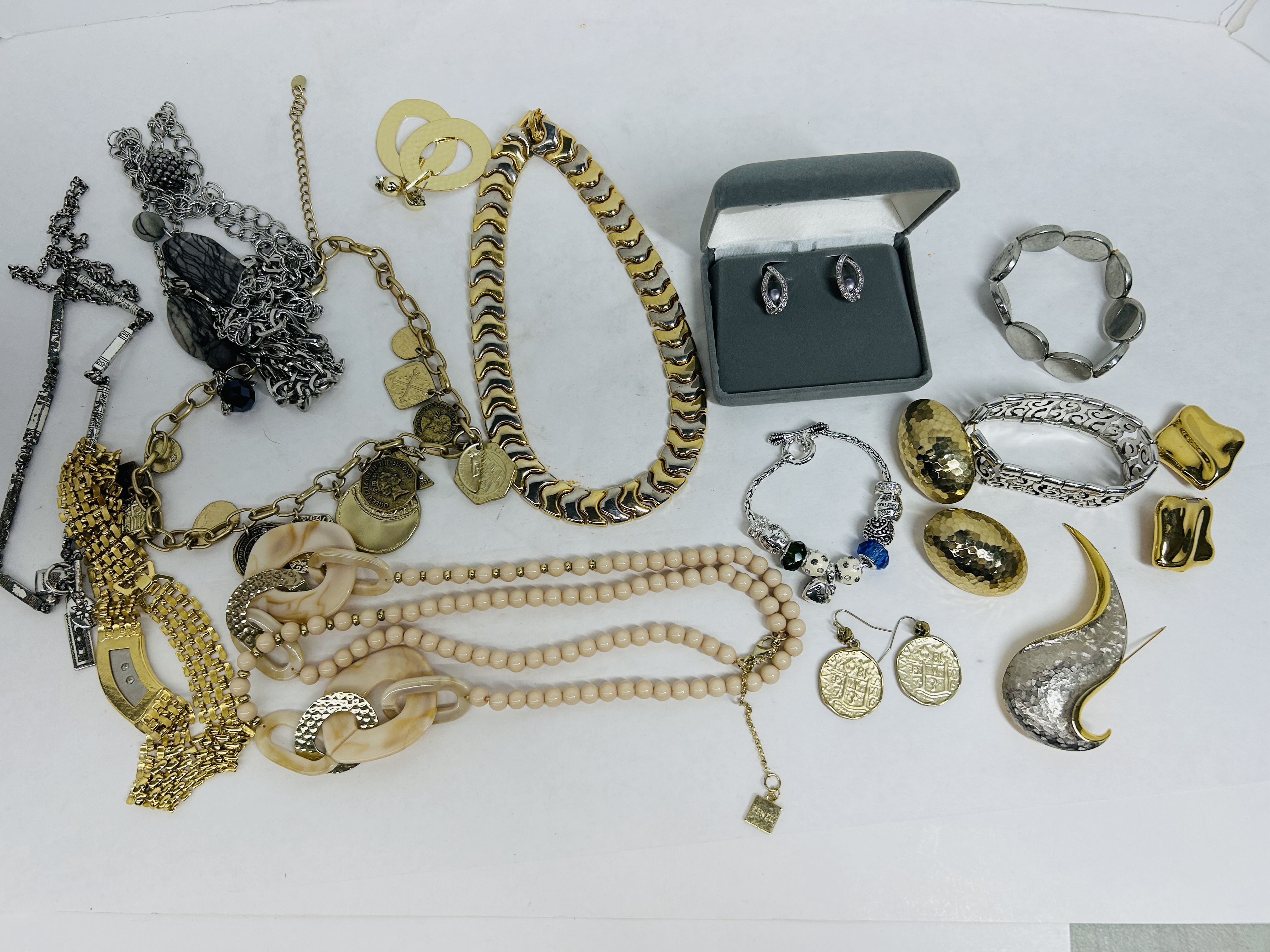 SIGNED ASSORTED COSTUME JEWELRY, CONTEMPORARY