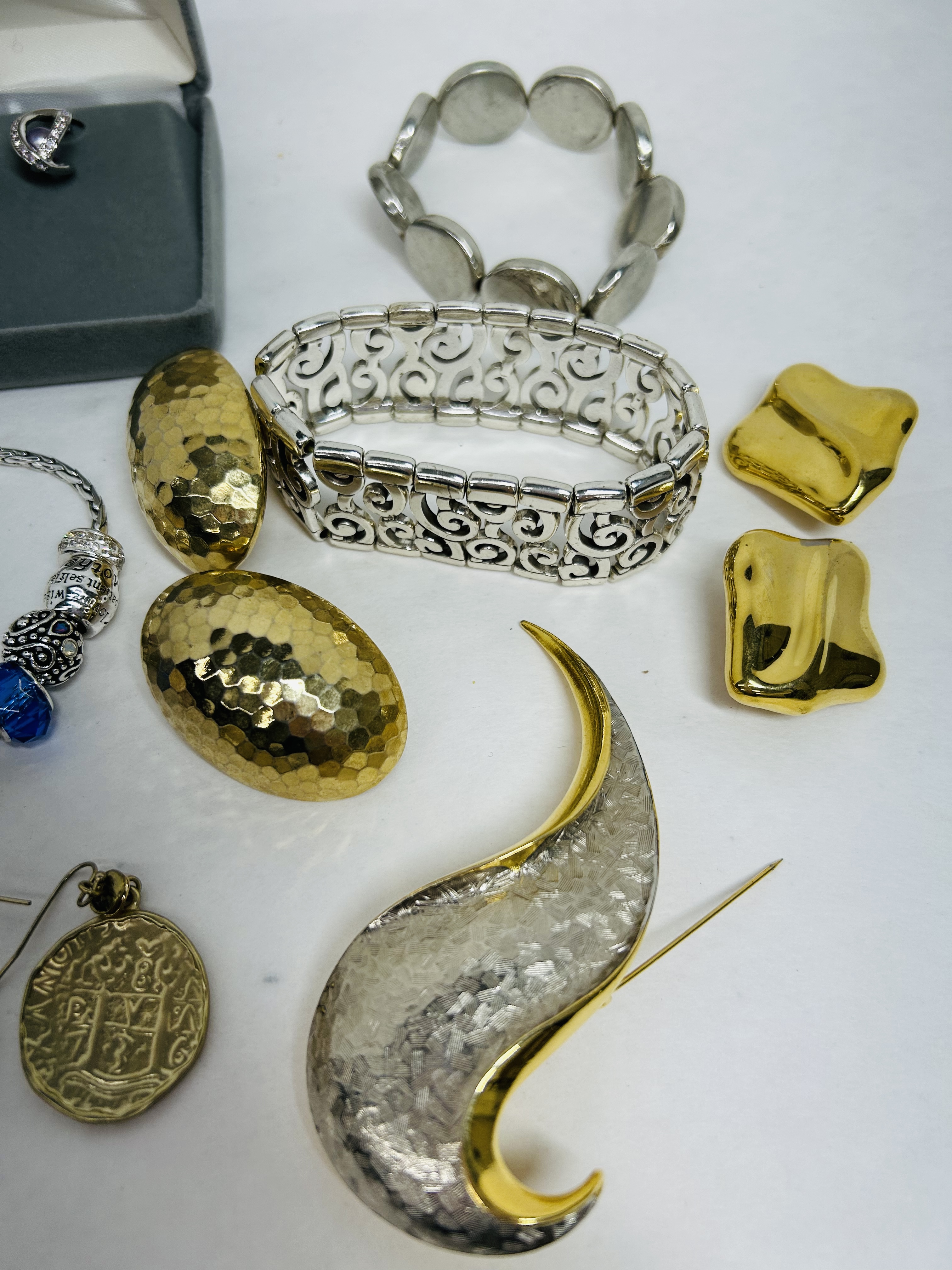 SIGNED ASSORTED COSTUME JEWELRY, CONTEMPORARY