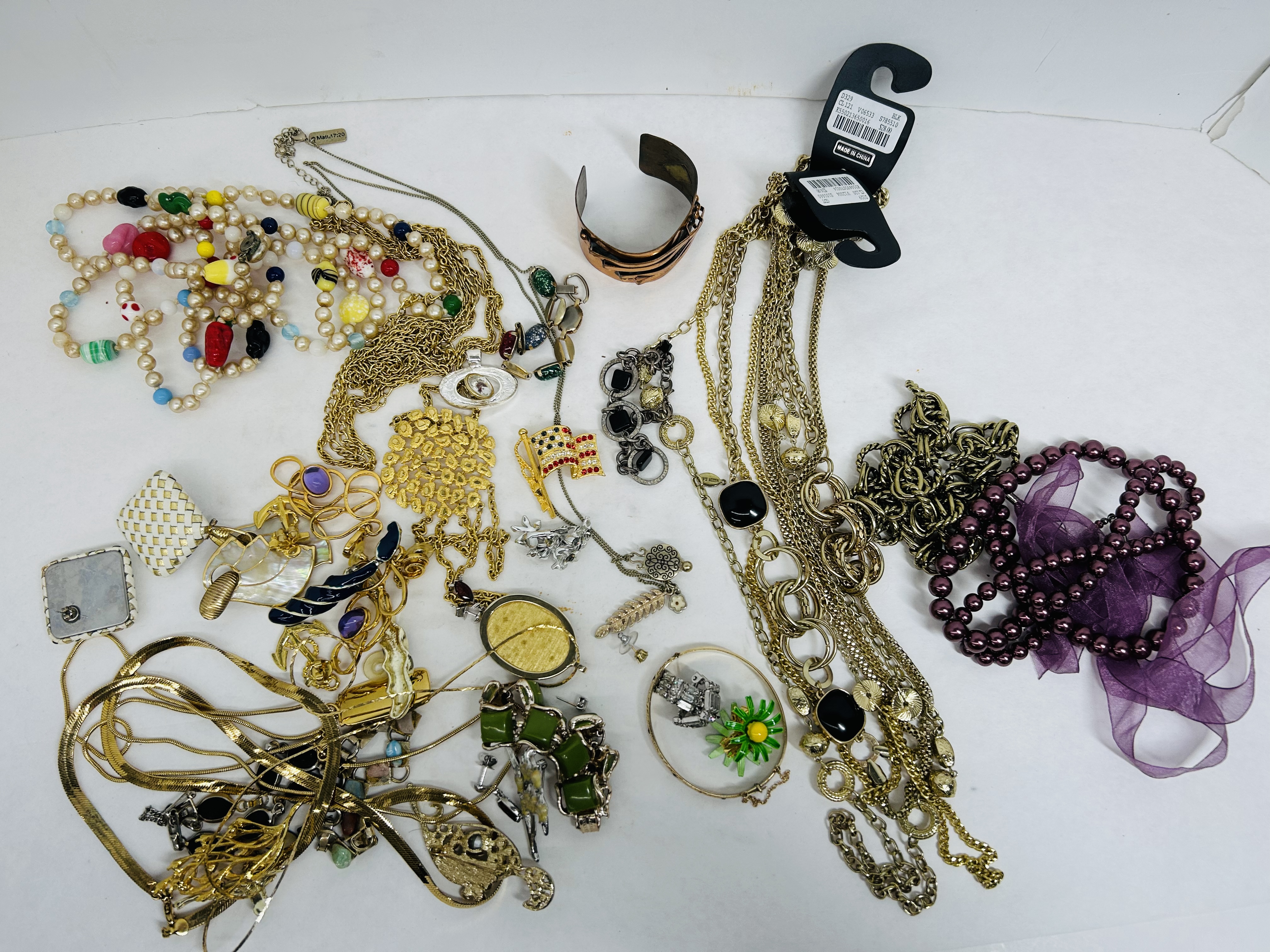 HEIDI DAUS ASSORTED COSTUME JEWELRY