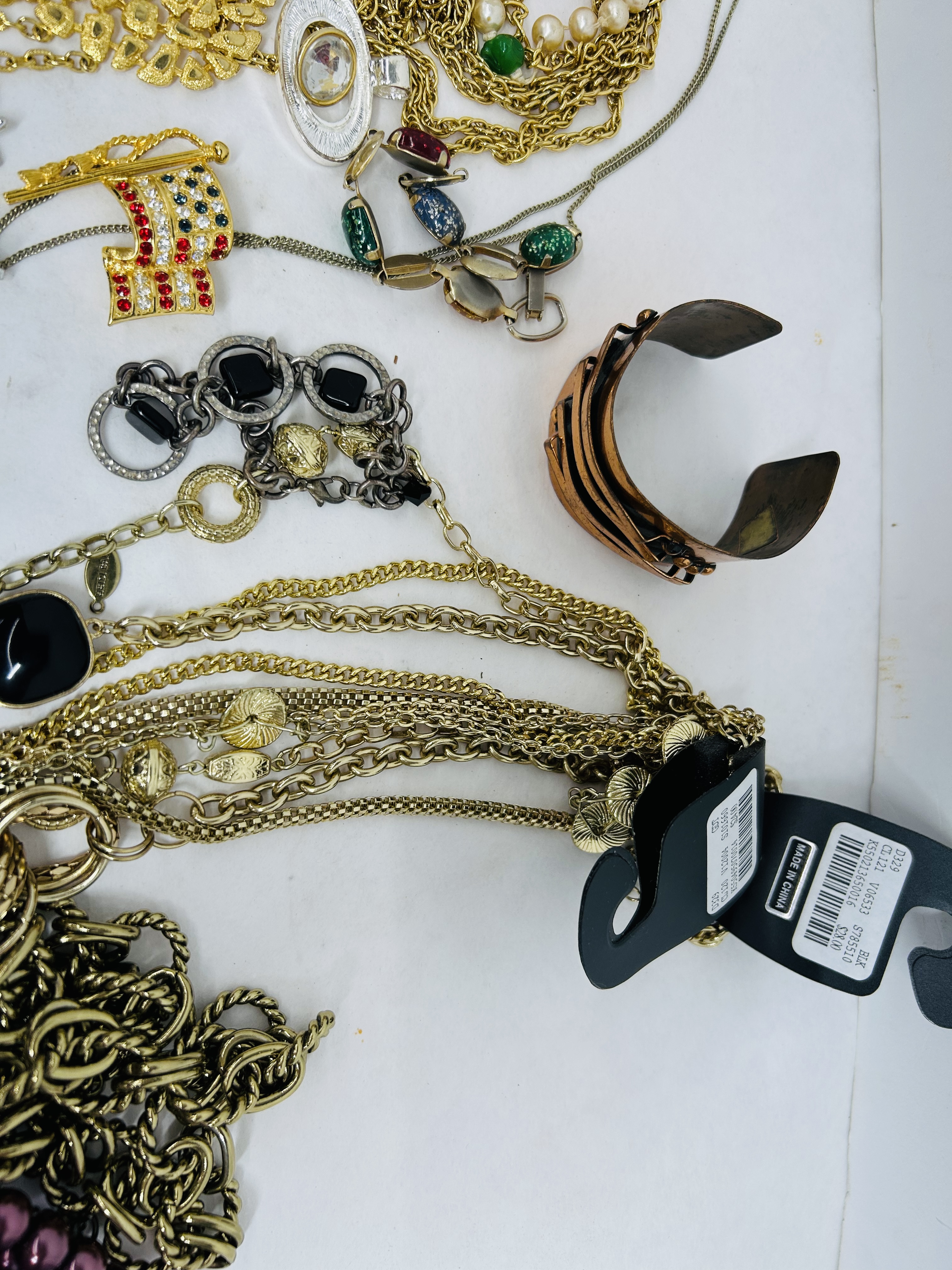 HEIDI DAUS ASSORTED COSTUME JEWELRY
