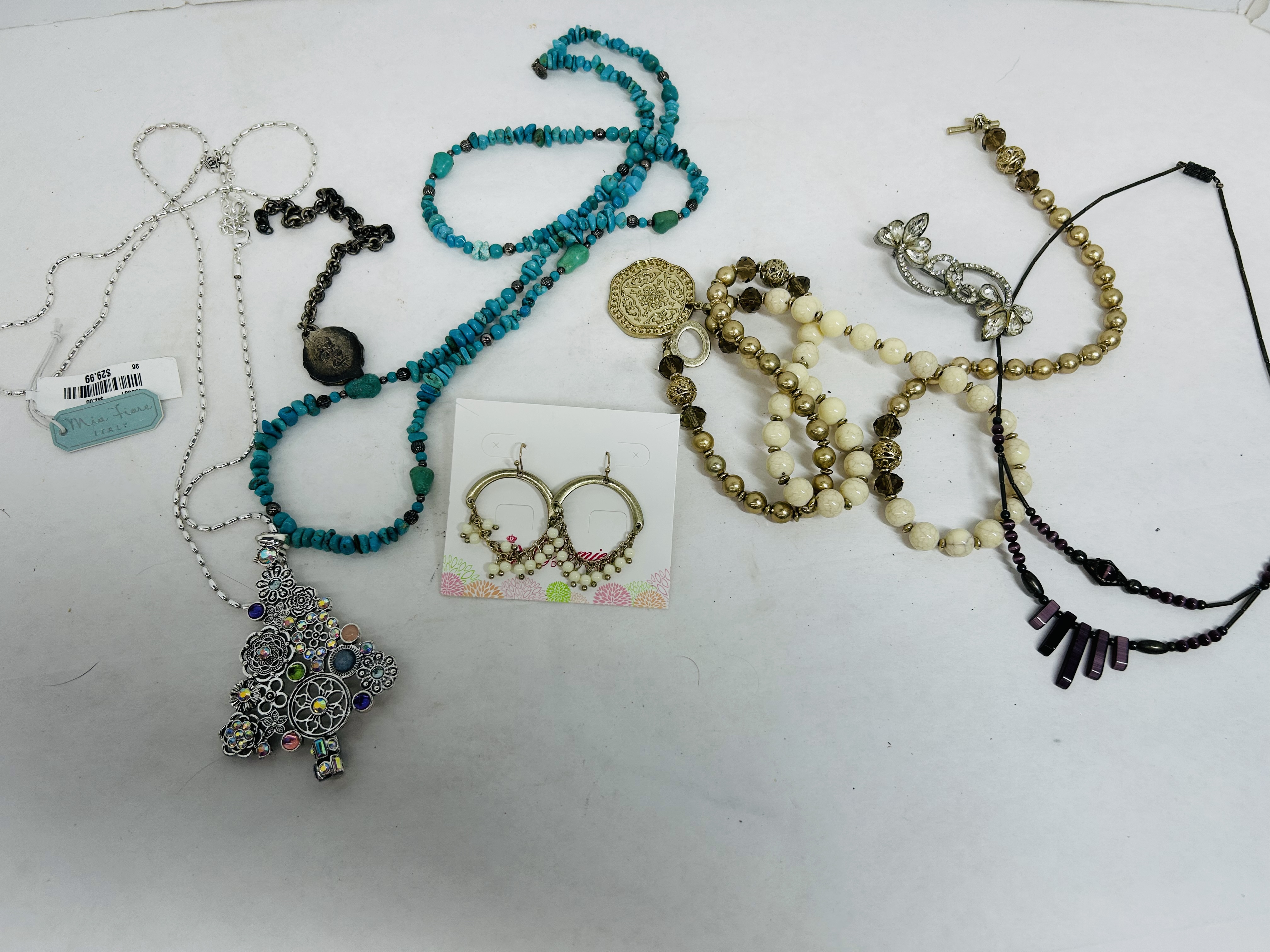 ASSORTED FASHION AND COSTUME JEWELRY