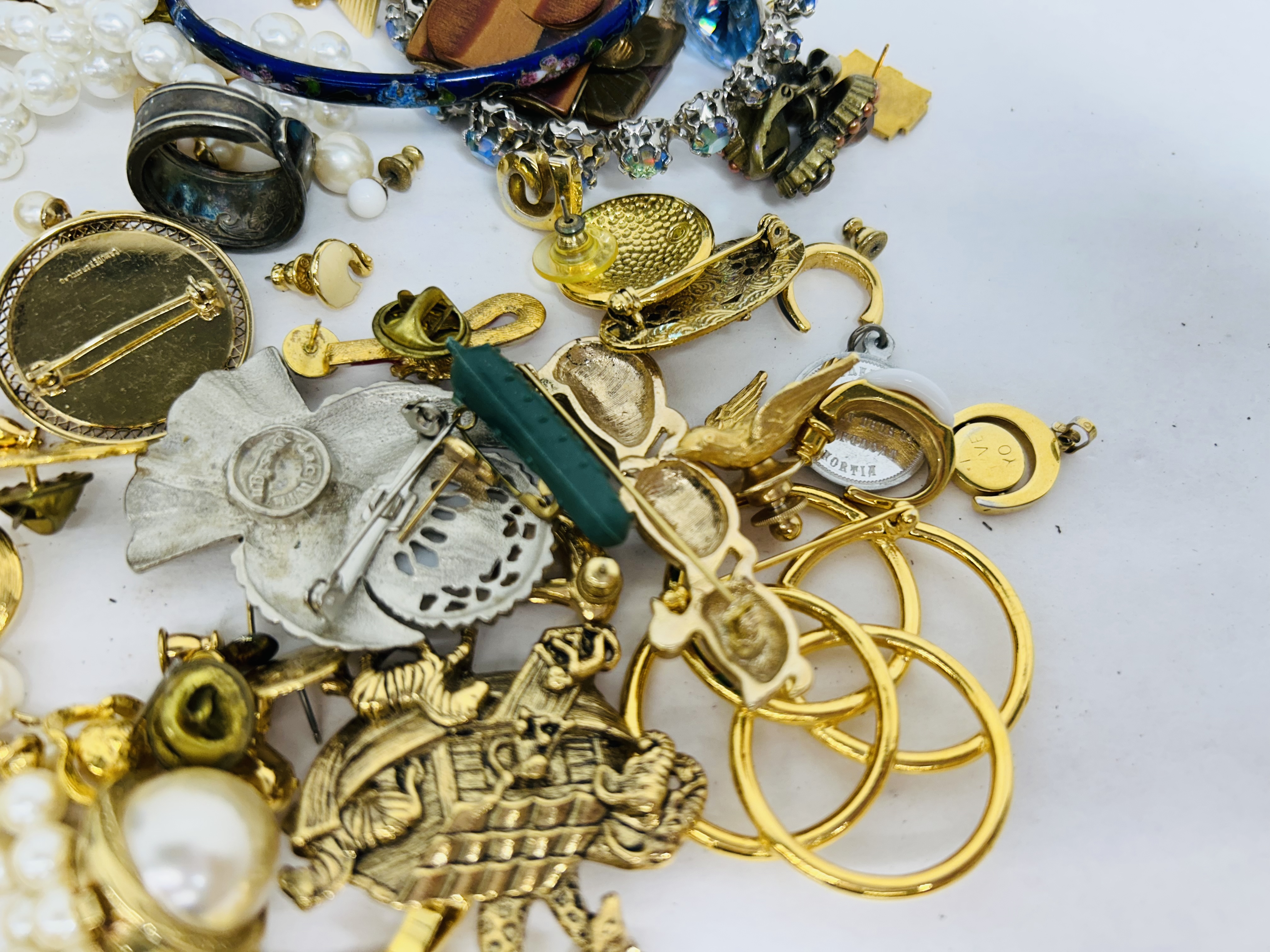 VARIOUS COSTUME JEWELRY COLLECTION, 20TH CENTURY