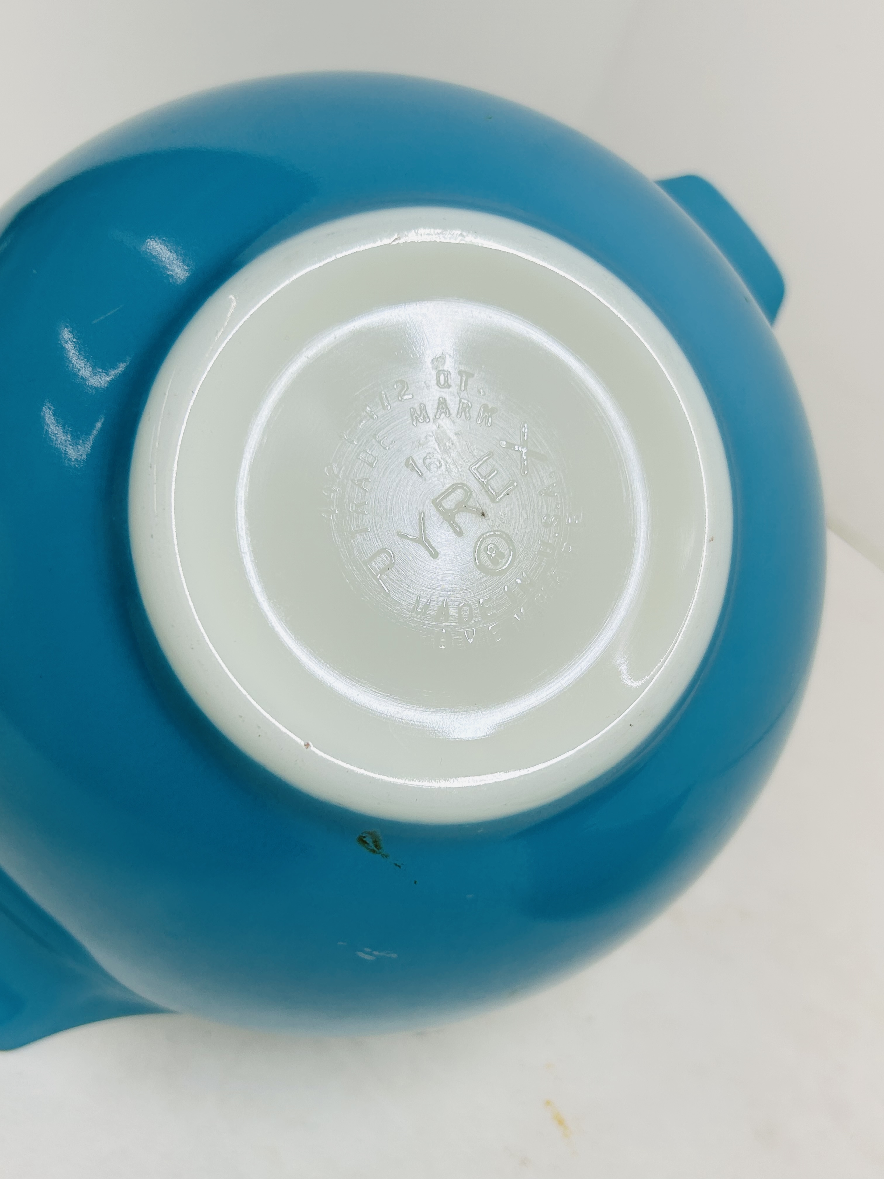 PYREX TURQUOISE GLASS BOWLS, MID-20TH CENTURY
