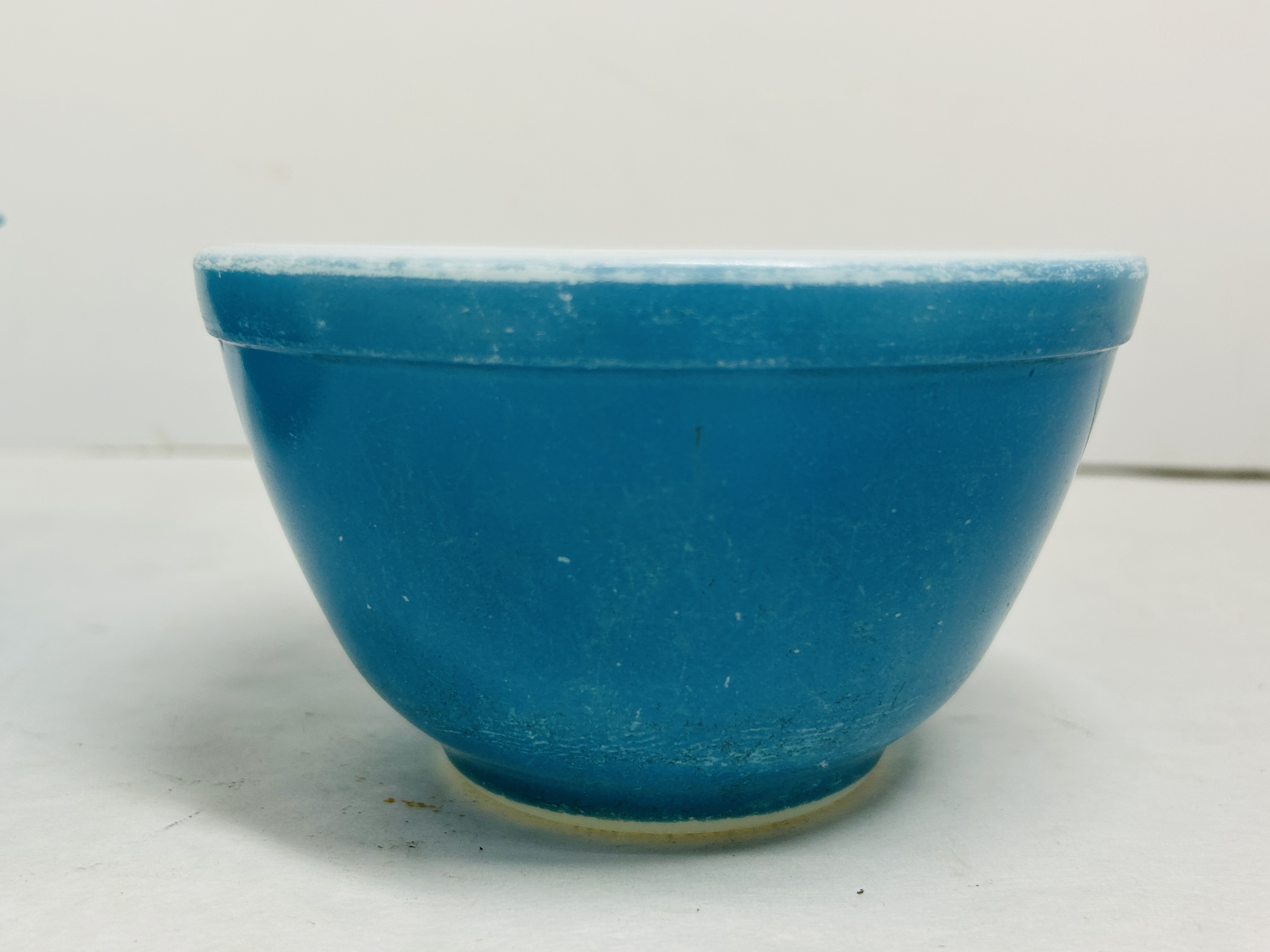 PYREX TURQUOISE GLASS BOWLS, MID-20TH CENTURY