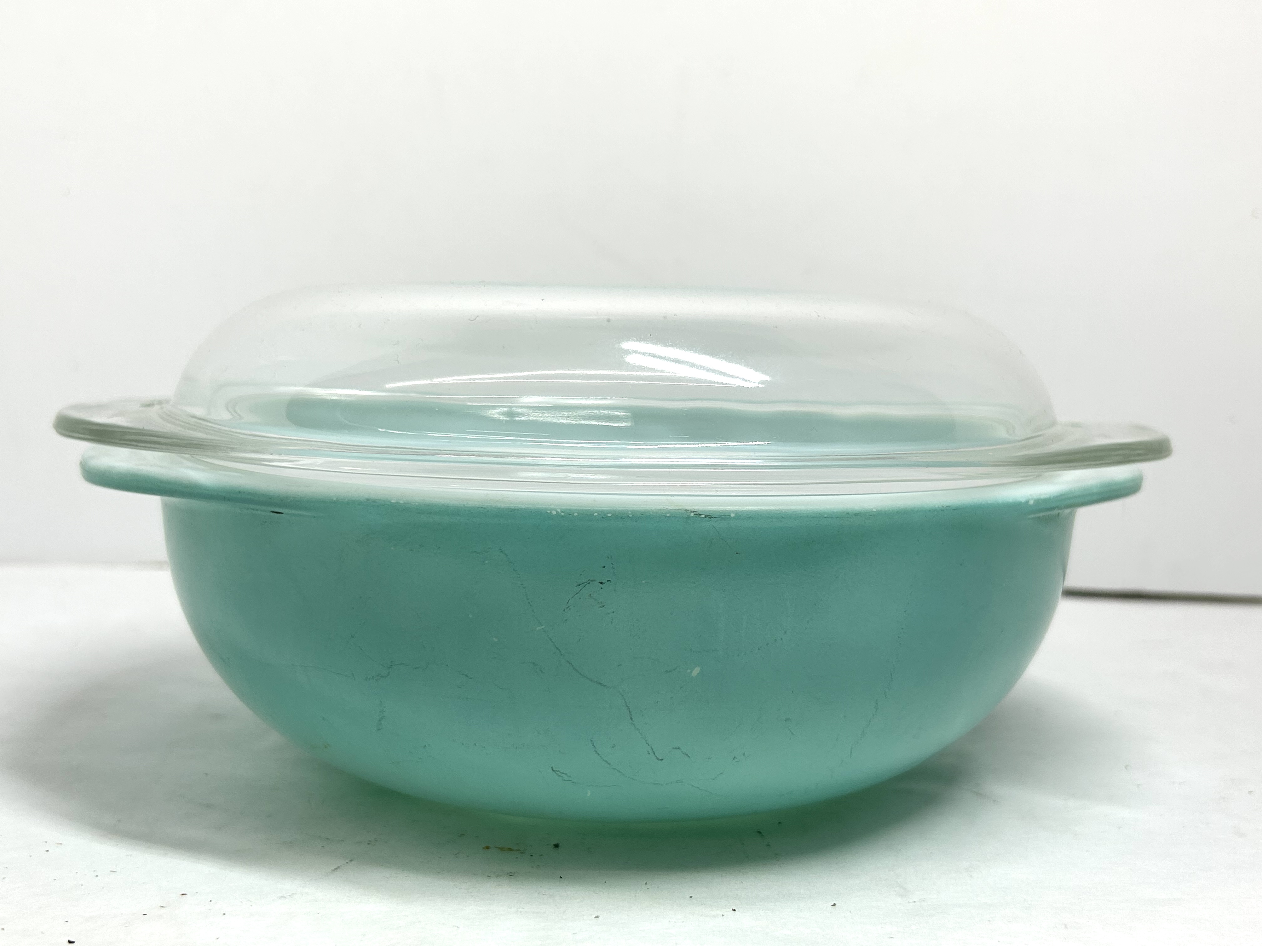 PYREX TURQUOISE GLASS CASSEROLE, VINTAGE