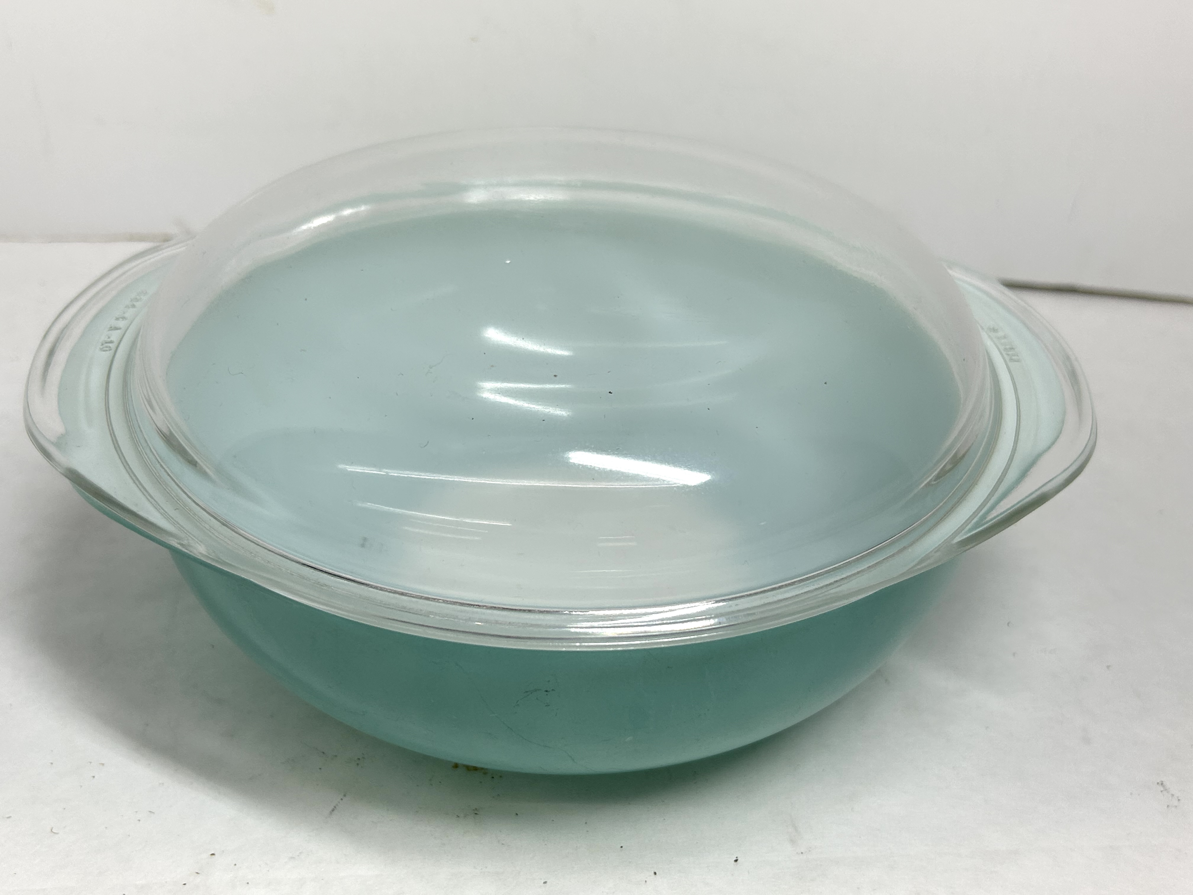 PYREX TURQUOISE GLASS CASSEROLE, VINTAGE
