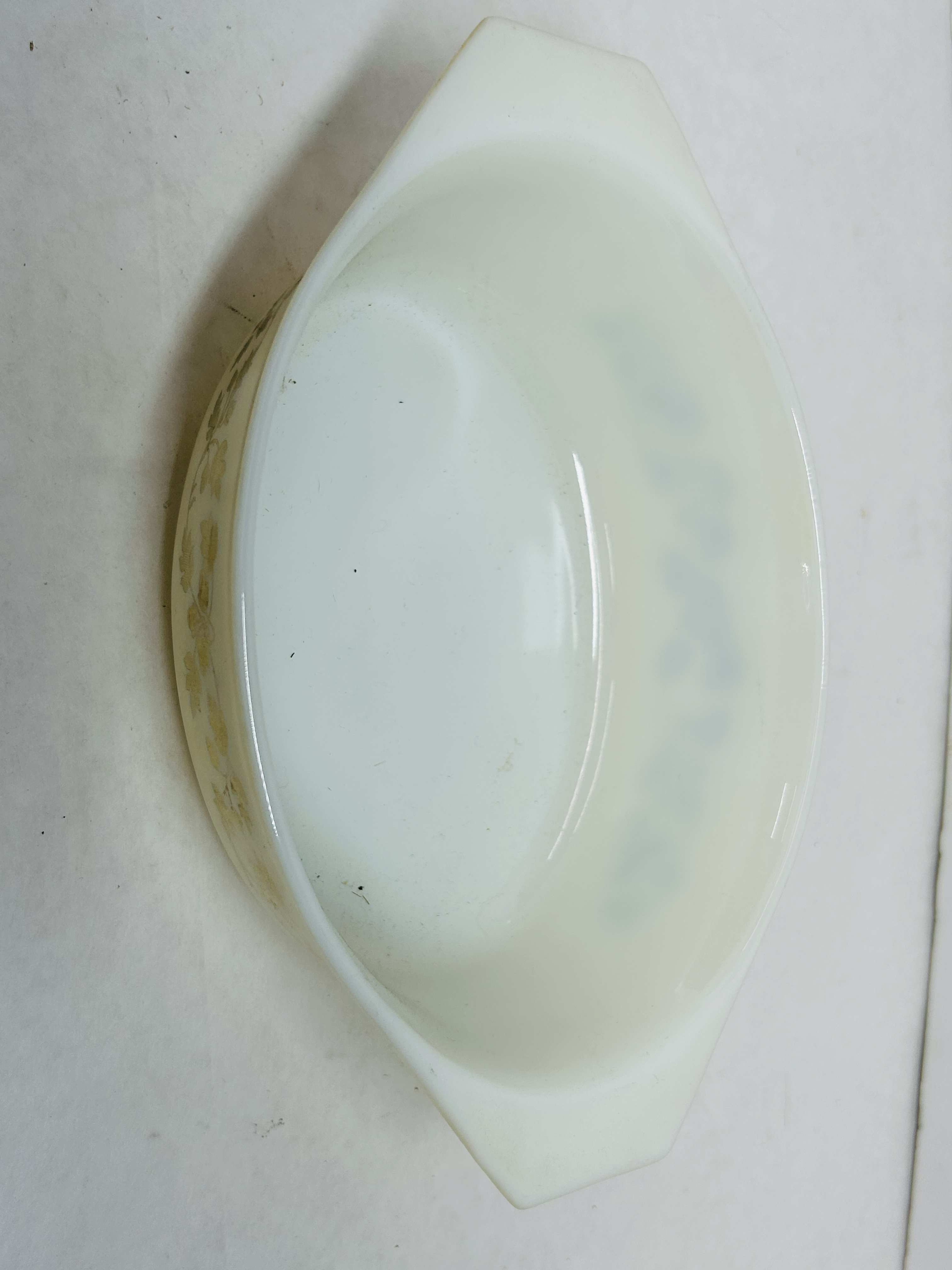 PYREX GOLDEN ACORN CASSEROLE, 1960