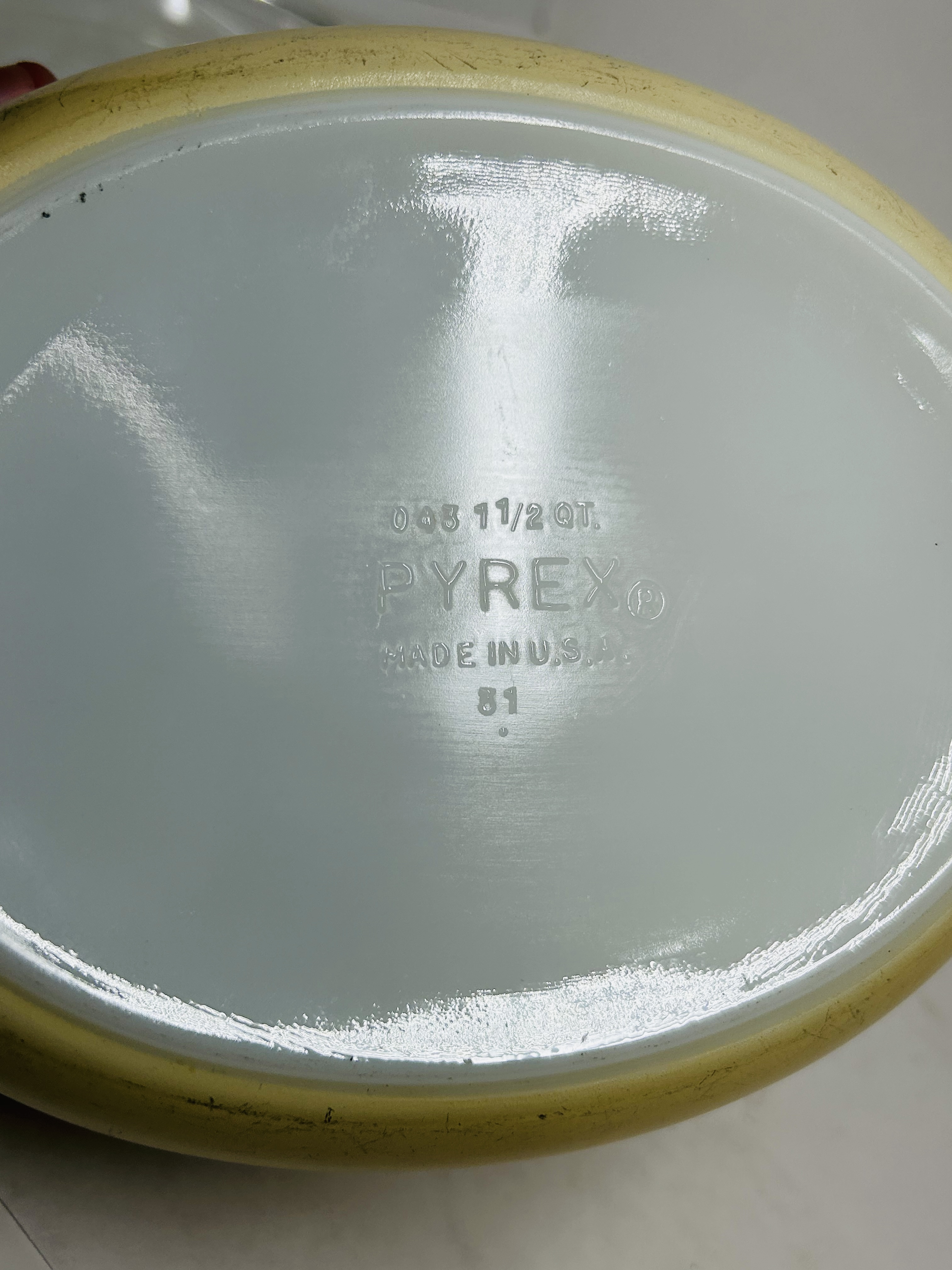 PYREX GOLDEN ACORN CASSEROLE, 1960