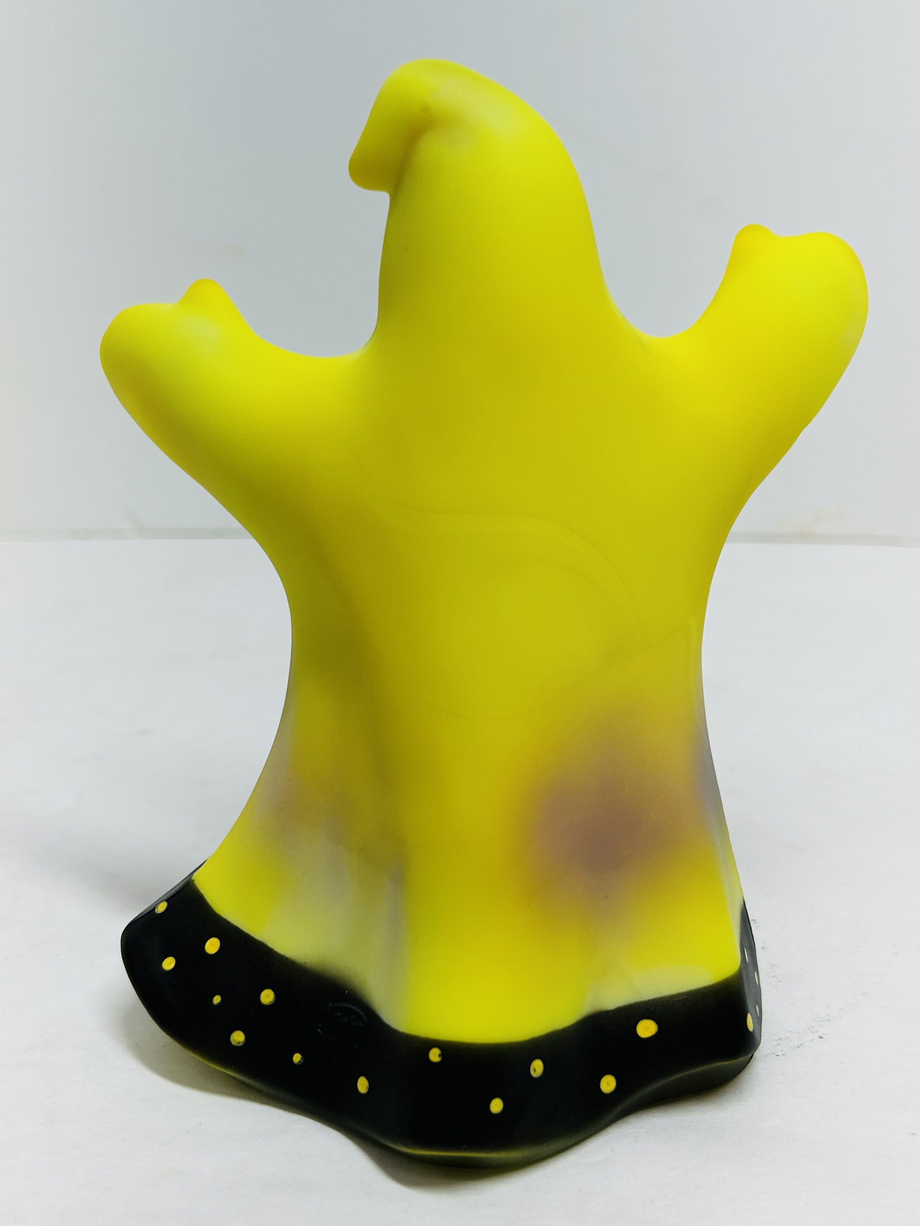 FENTON BURMESE GLASS GHOST, 2006