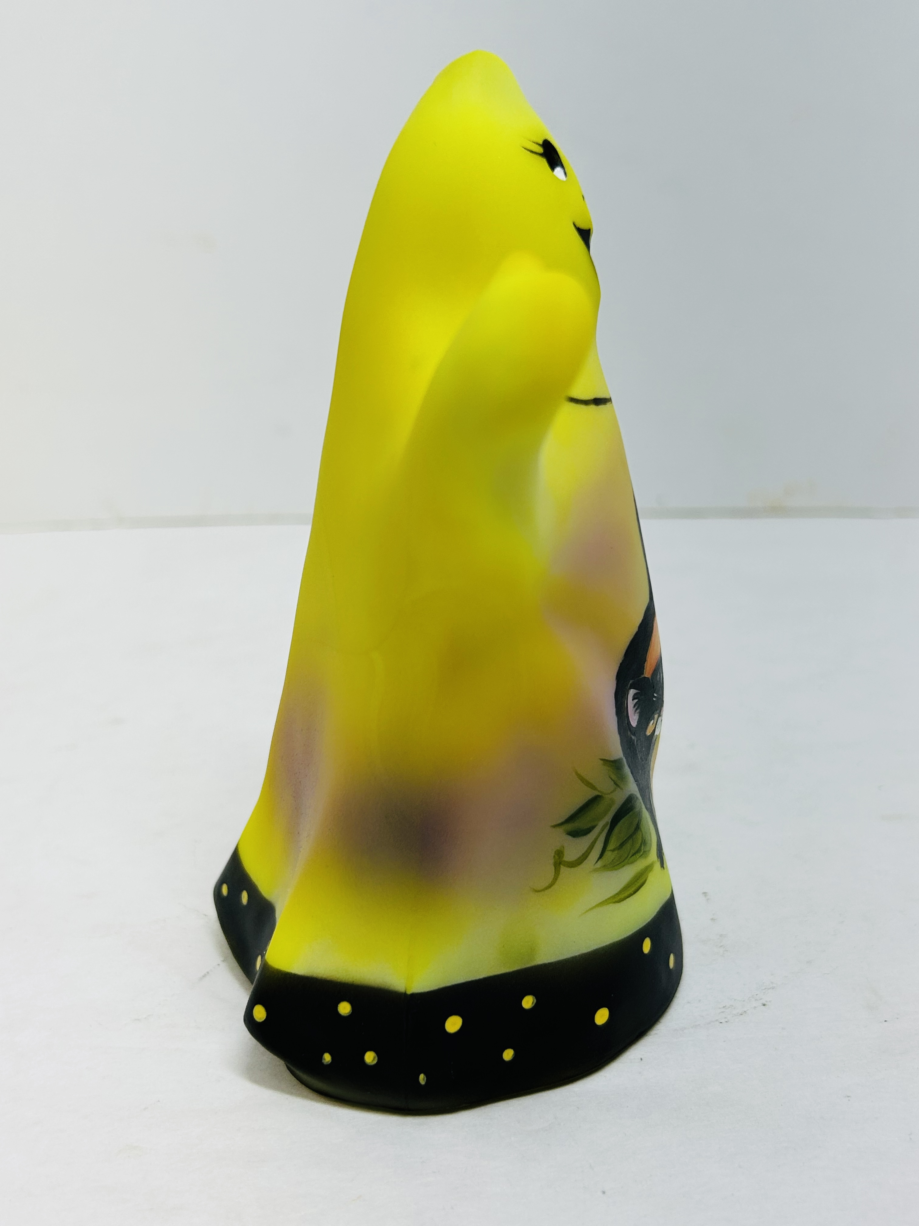 FENTON BURMESE GLASS GHOST, 2006