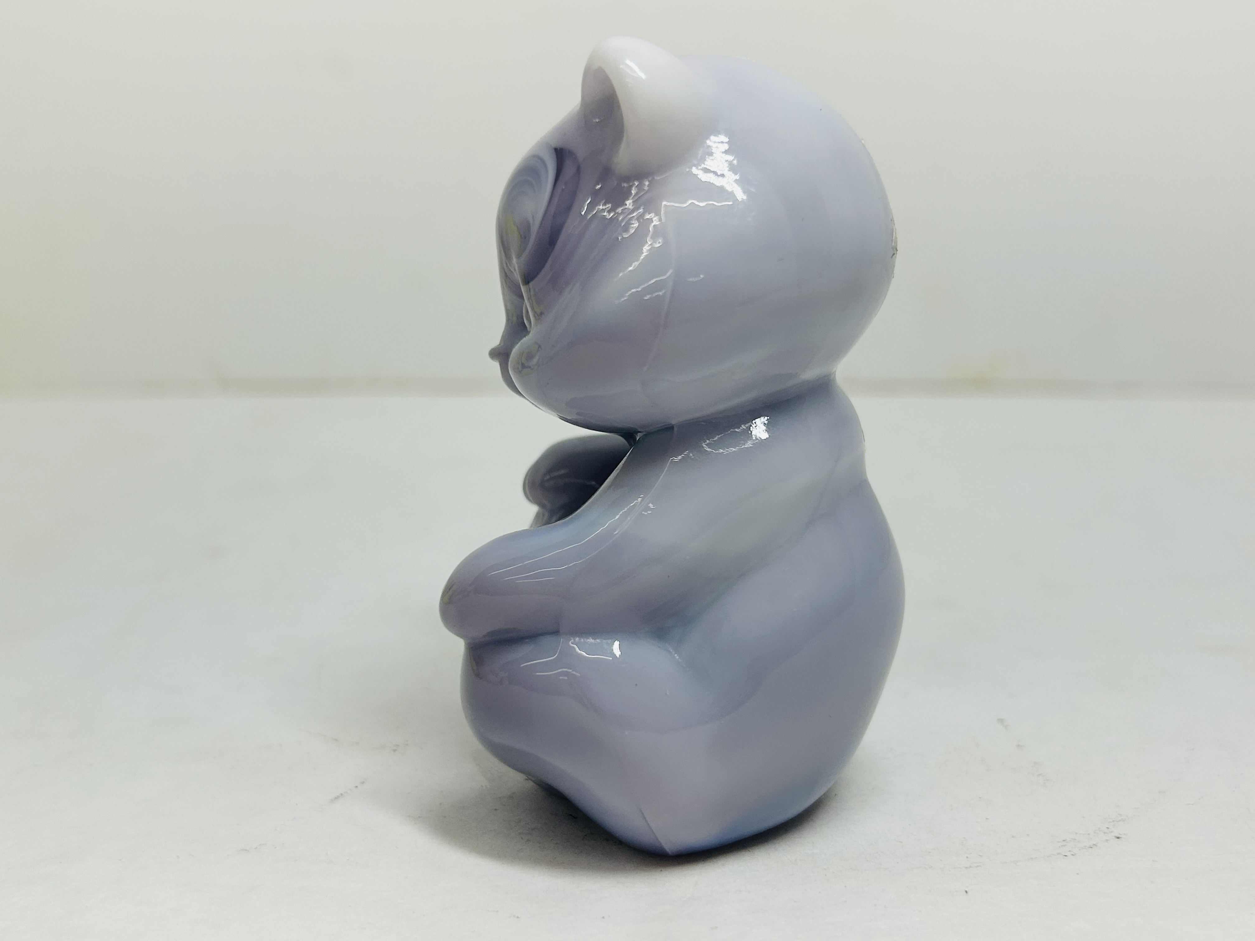 FENTON SLAG GLASS BEAR, C. 1970