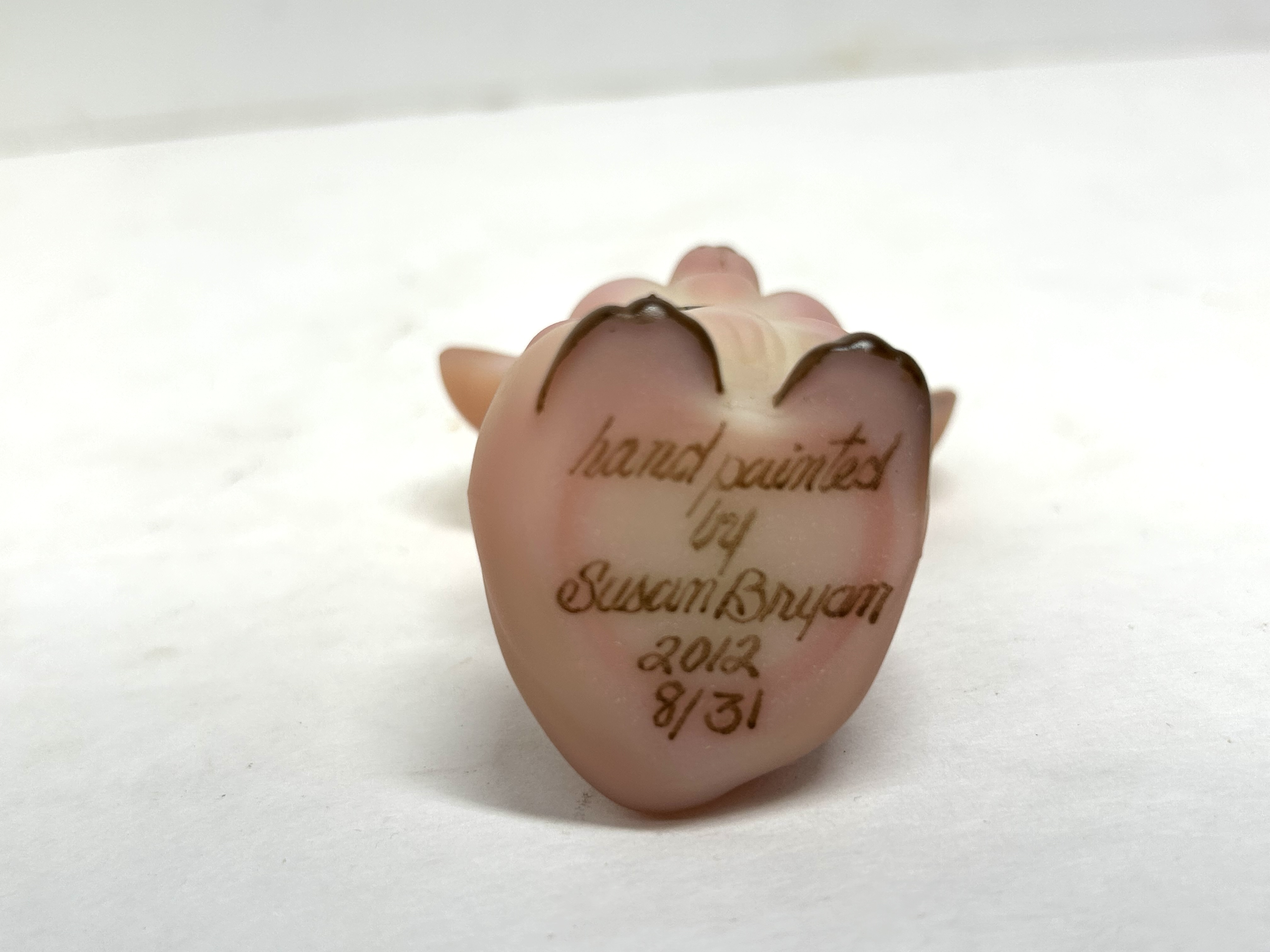 FENTON BURMESE SATIN MOUSE, 2012