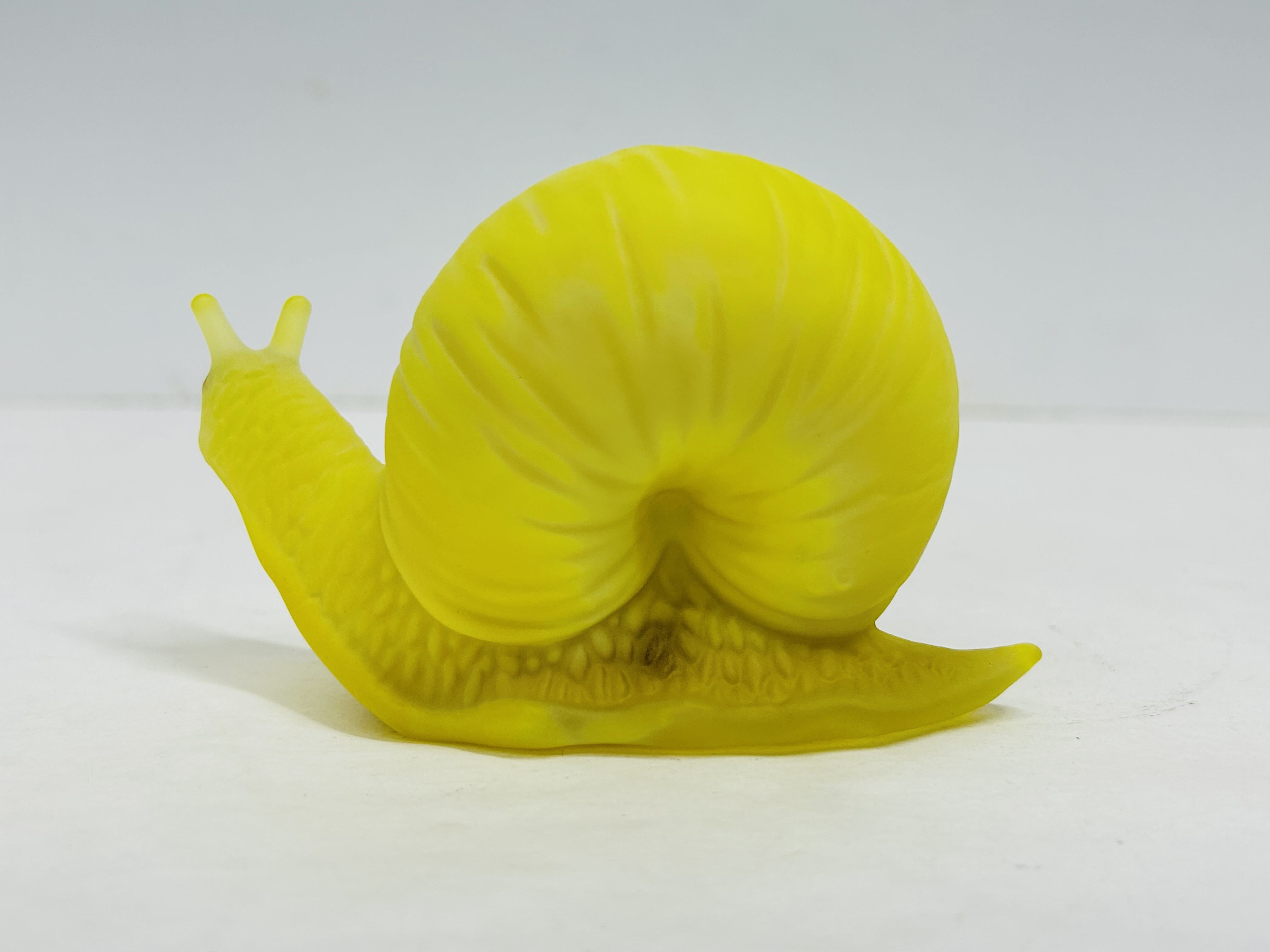 FENTON YELLOW GLASS SNAIL, 2024