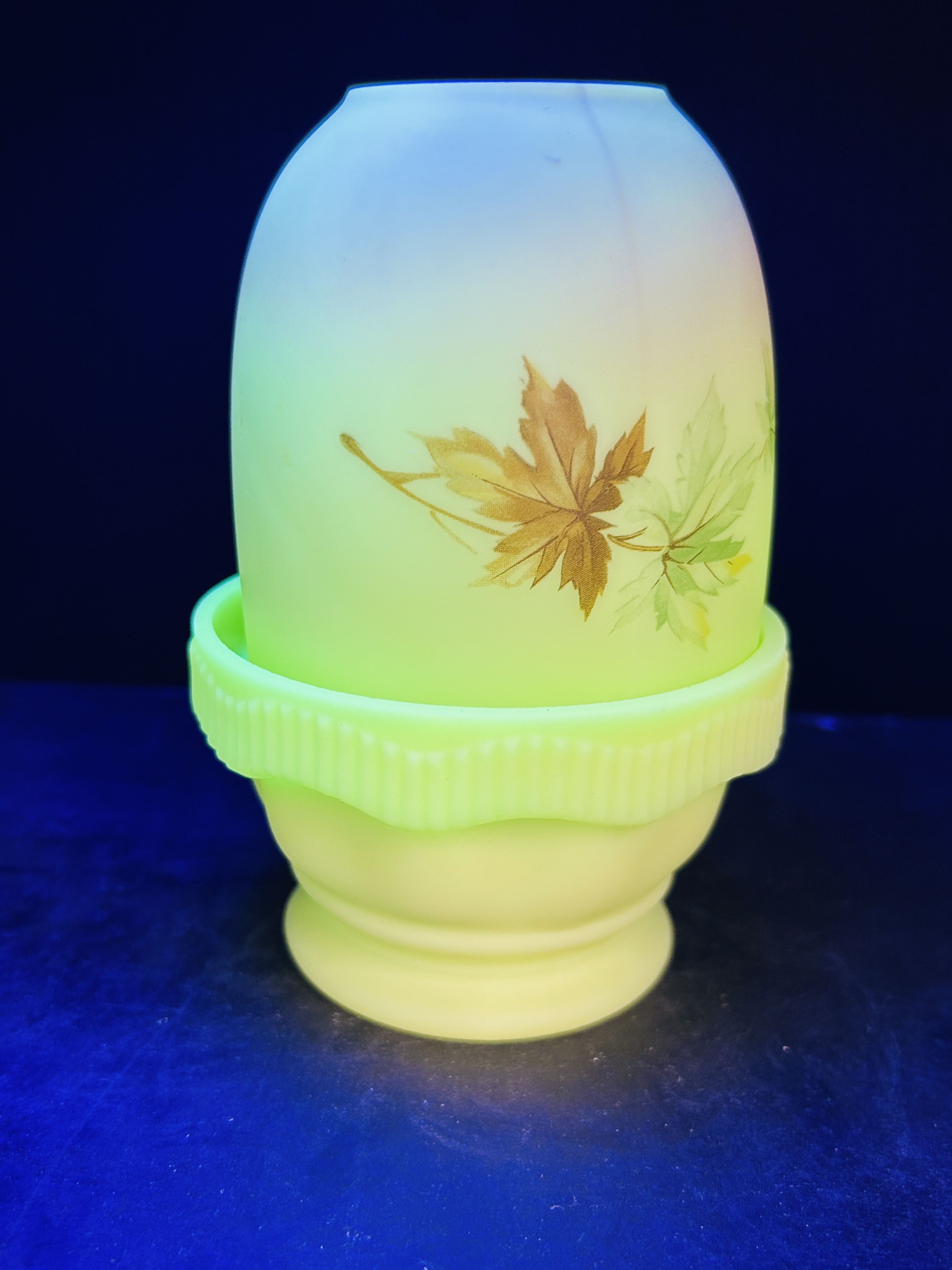FENTON BURMESE FAIRY LAMP