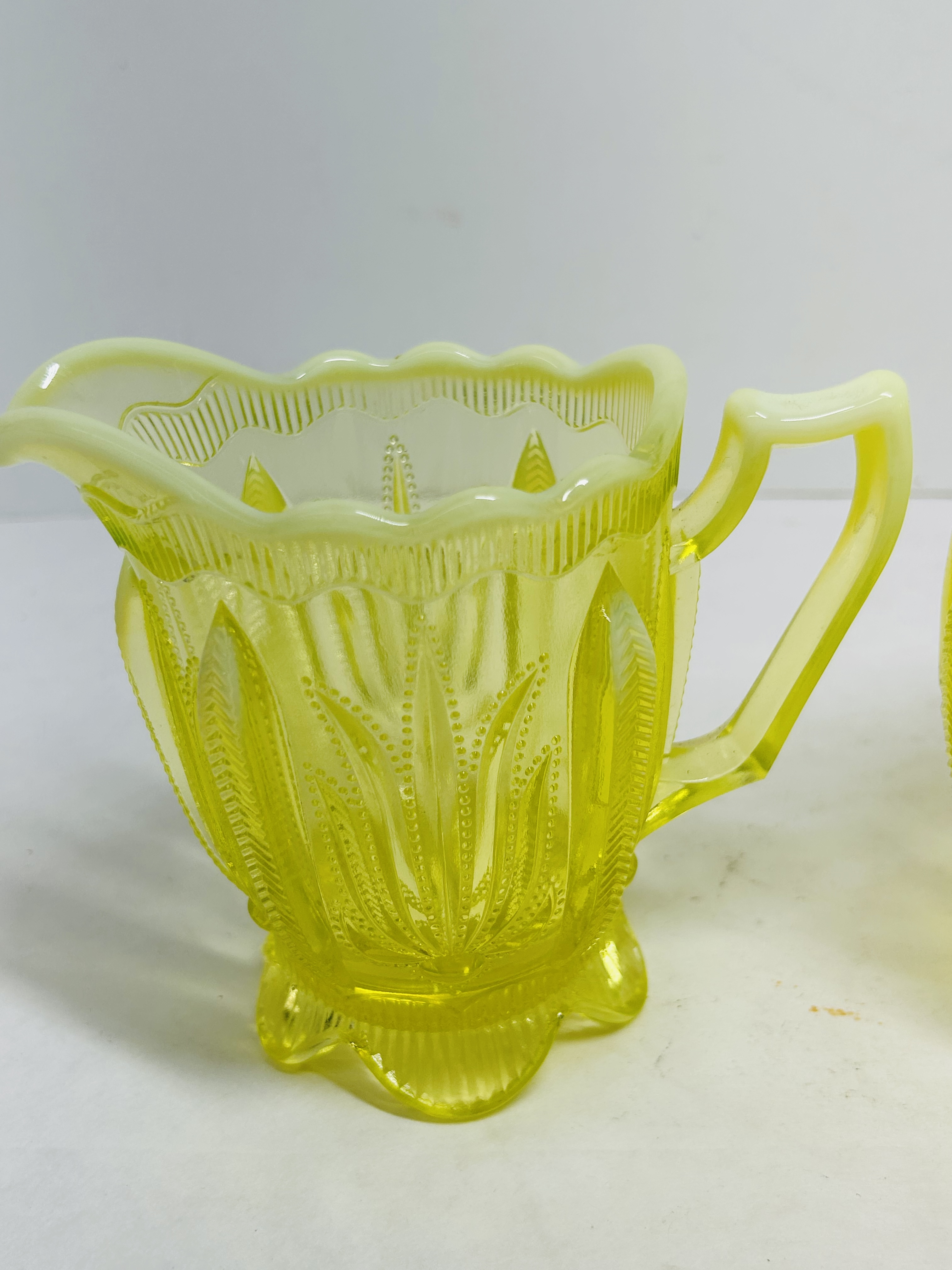 NORTHWOOD ATTRIBUTED VASELINE GLASS SET