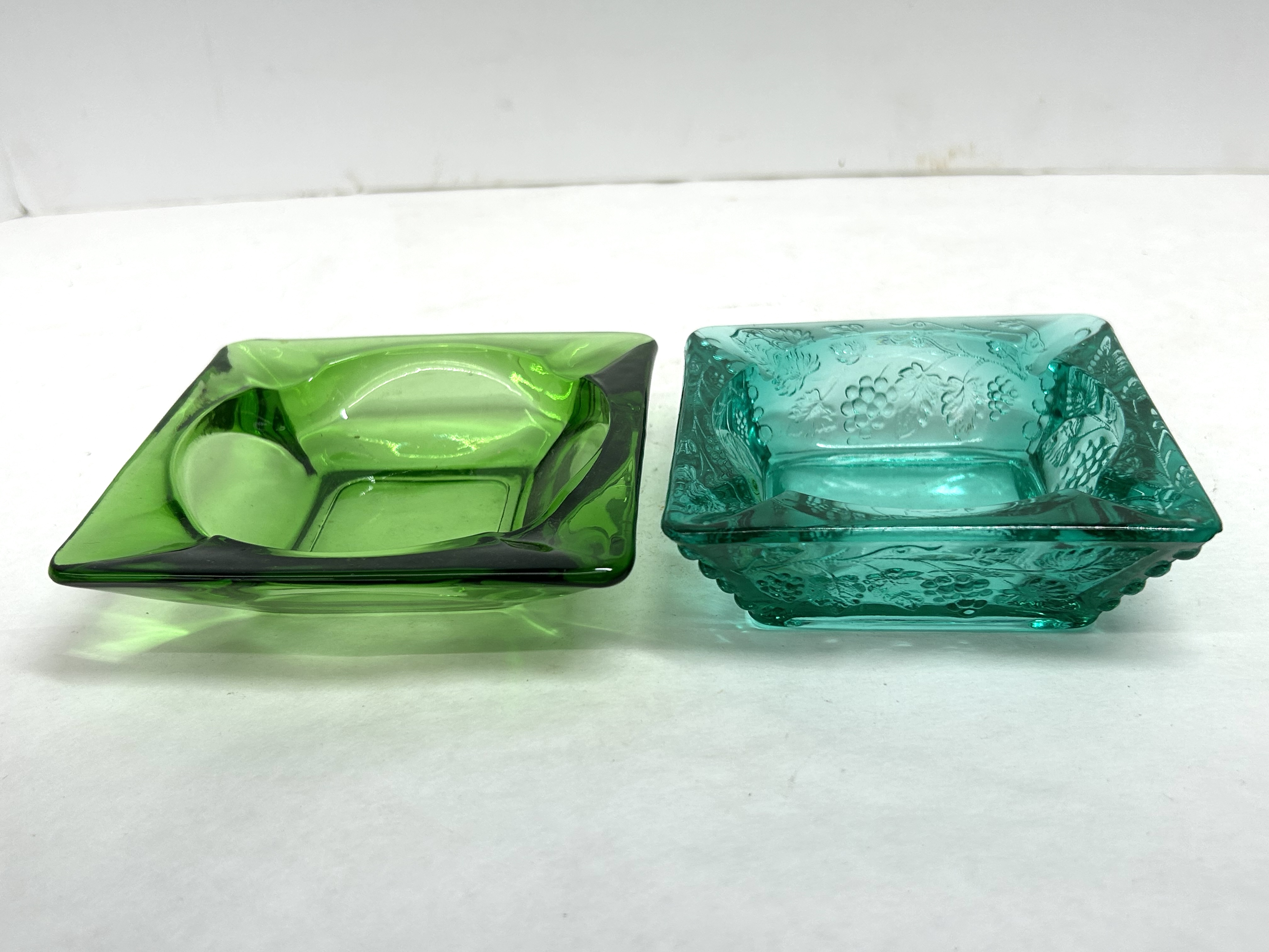 HAZEL-ATLAS AND INDIANA GLASS ASHTRAYS, 1960S