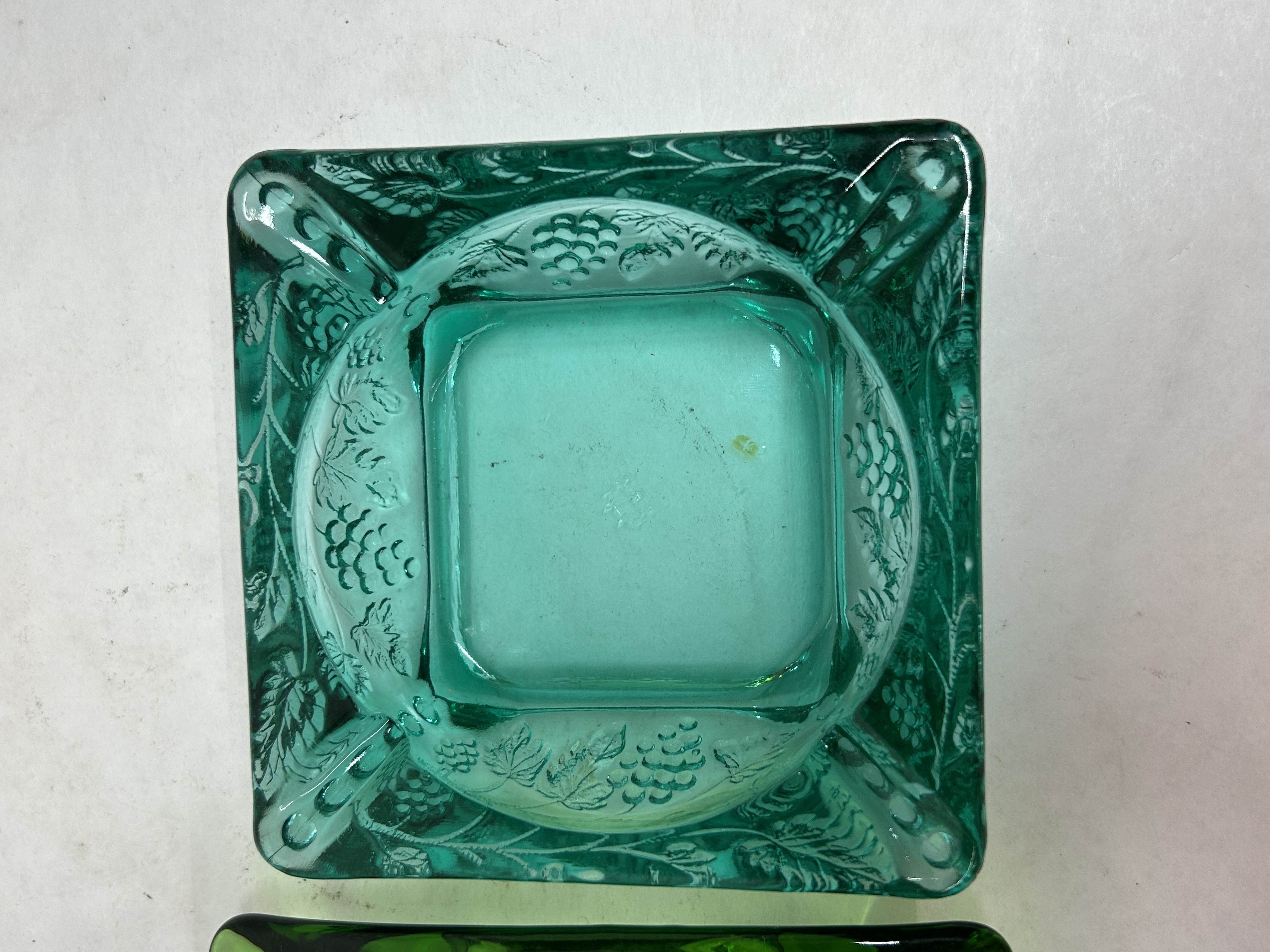 HAZEL-ATLAS AND INDIANA GLASS ASHTRAYS, 1960S