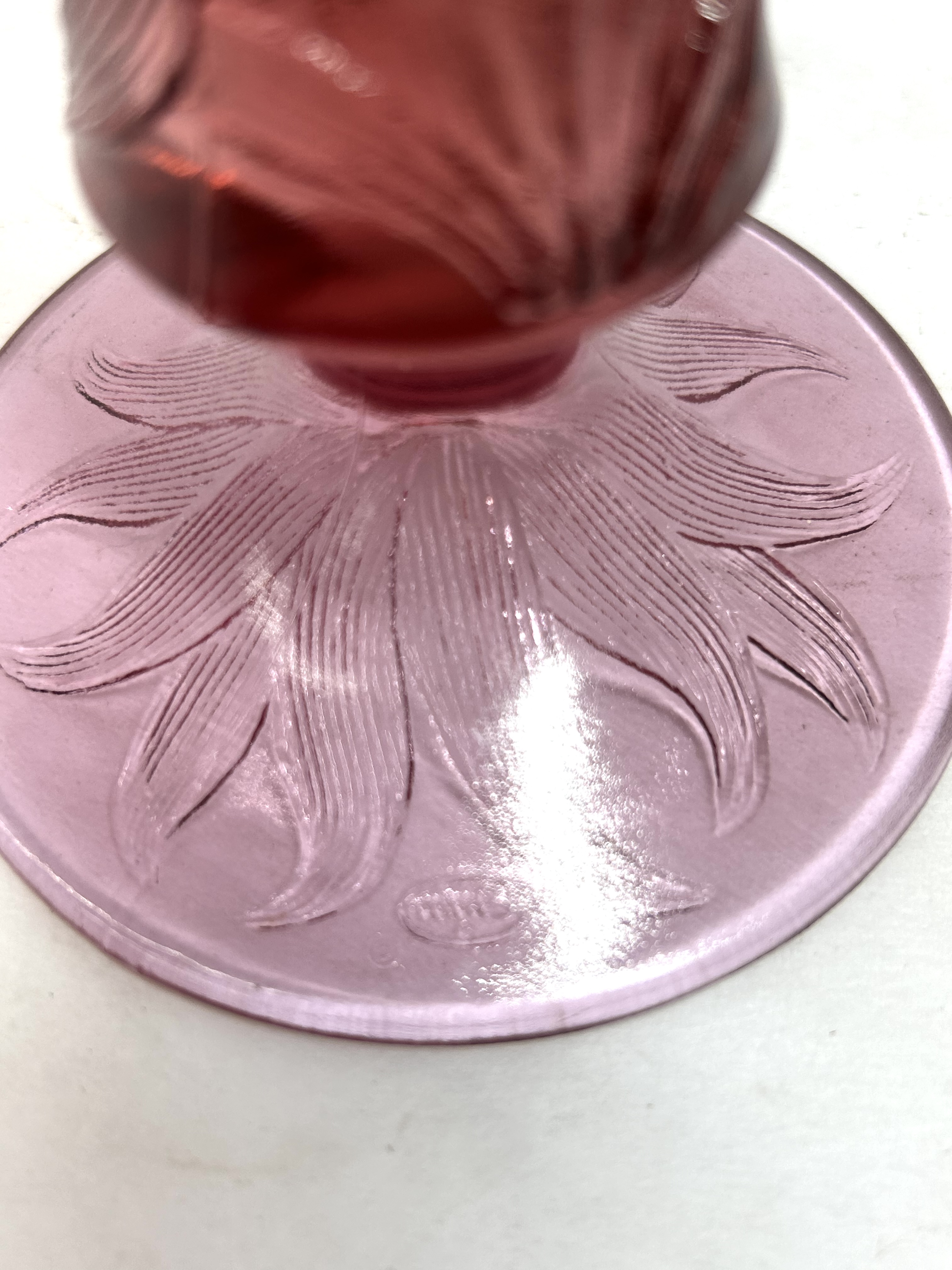 FENTON DAFFODIL PINK GLASS VASE, CIRCA 1950